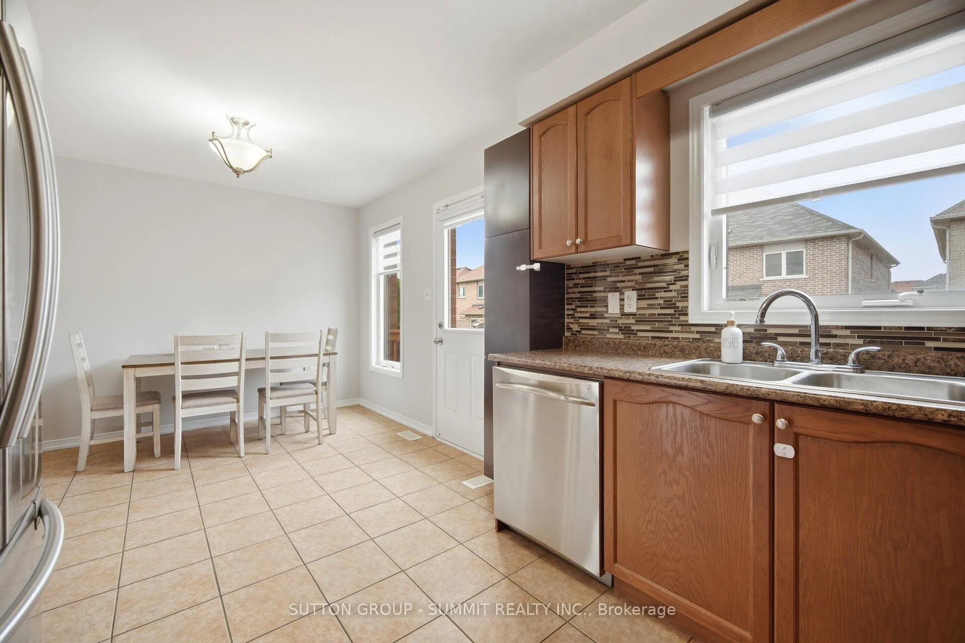 Photo 13 of 100 Burnstown Circle, Brampton, Bram East — HOMEH