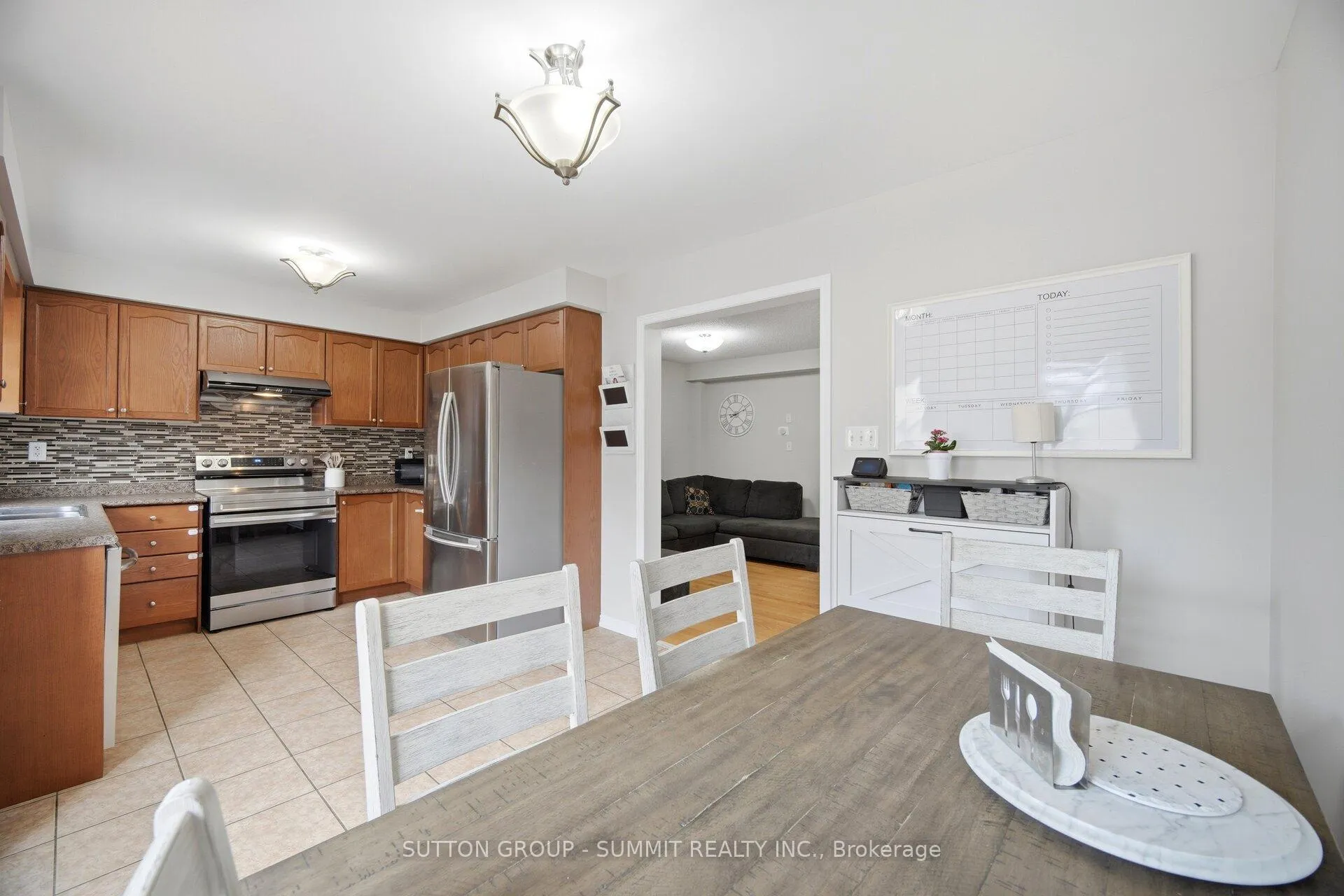 Photo 16 of 100 Burnstown Circle, Brampton, Bram East — HOMEH