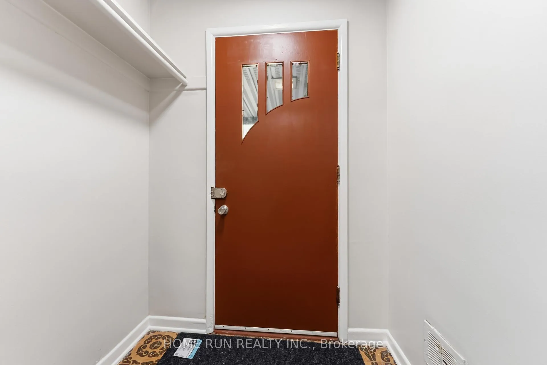Photo 4 of 1530 Clementine Boulevard W, Ottawa, Billings Bridge — HOMEH