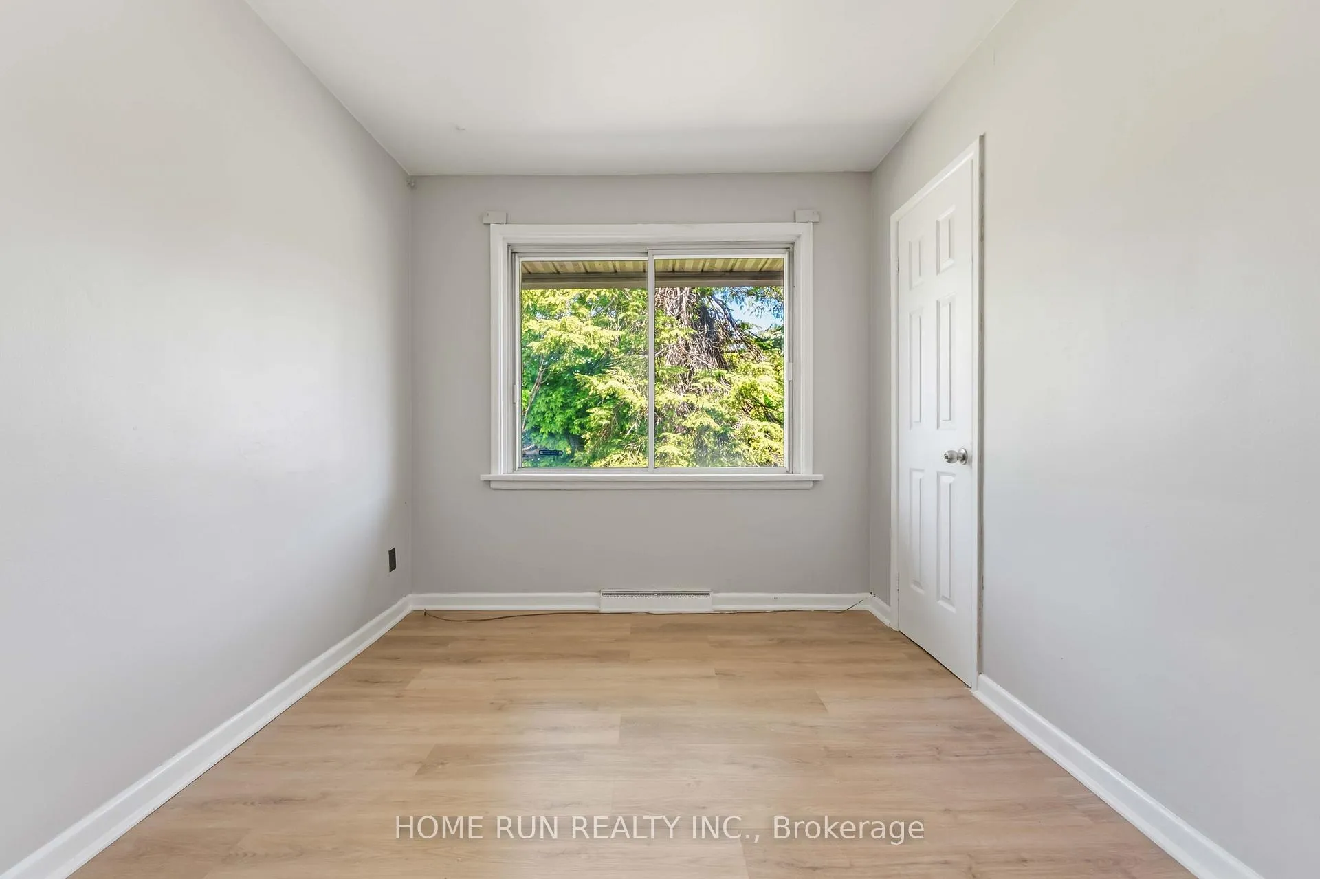 Photo 17 of 1530 Clementine Boulevard W, Ottawa, Billings Bridge — HOMEH