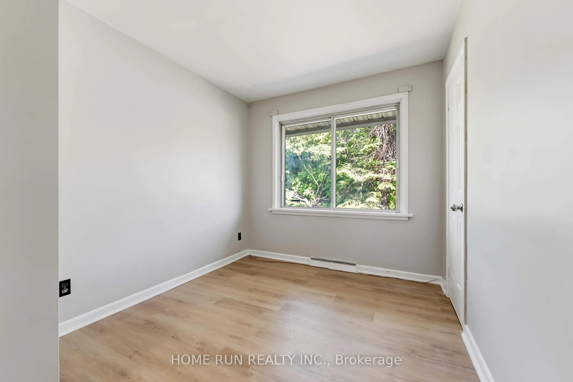 Photo 18 of 1530 Clementine Boulevard W, Ottawa, Billings Bridge — HOMEH