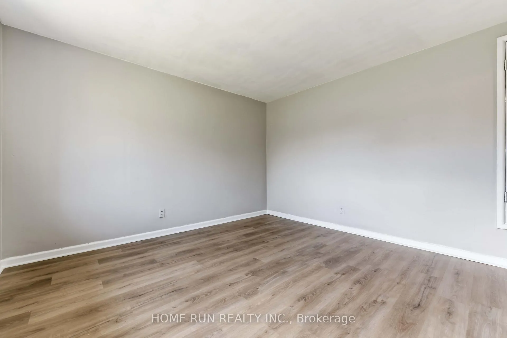 Photo 24 of 1530 Clementine Boulevard W, Ottawa, Billings Bridge — HOMEH
