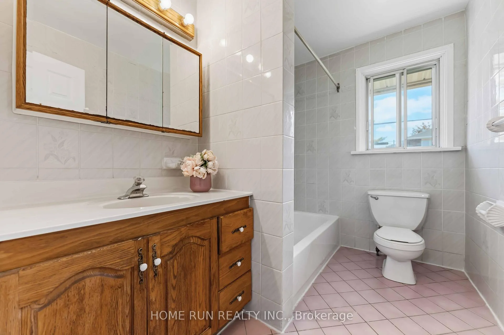 Photo 25 of 1530 Clementine Boulevard W, Ottawa, Billings Bridge — HOMEH