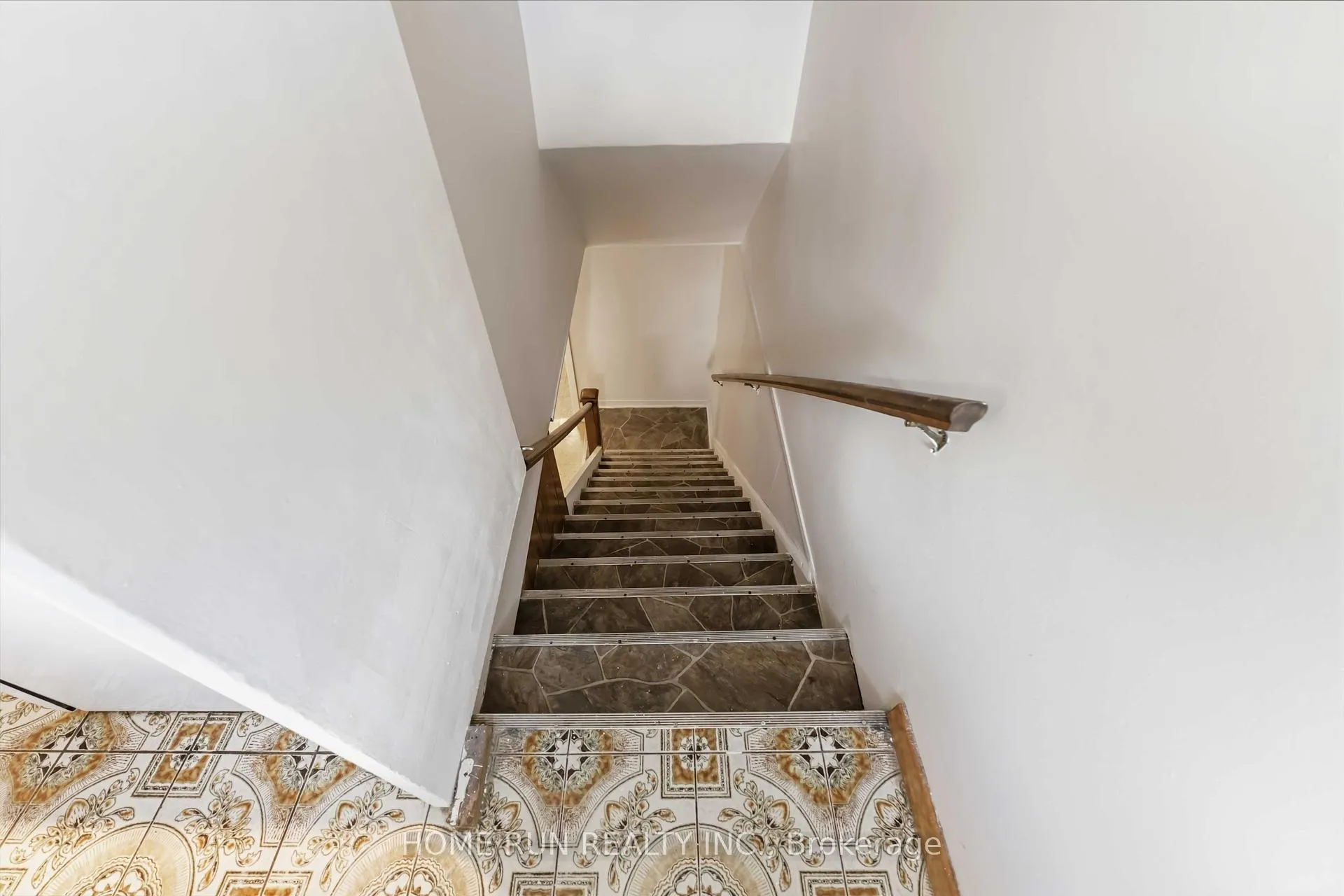 Photo 27 of 1530 Clementine Boulevard W, Ottawa, Billings Bridge — HOMEH