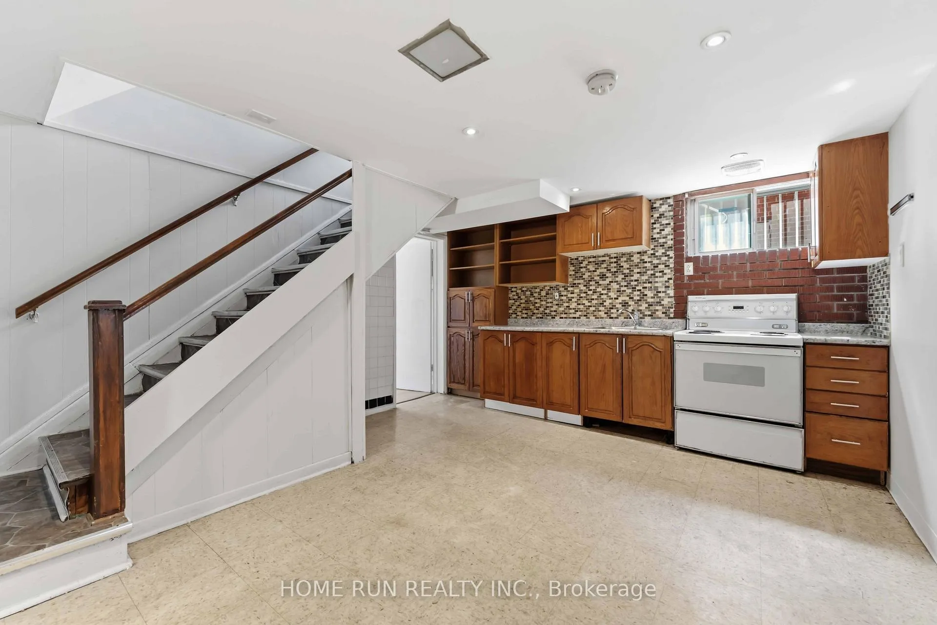 Photo 33 of 1530 Clementine Boulevard W, Ottawa, Billings Bridge — HOMEH