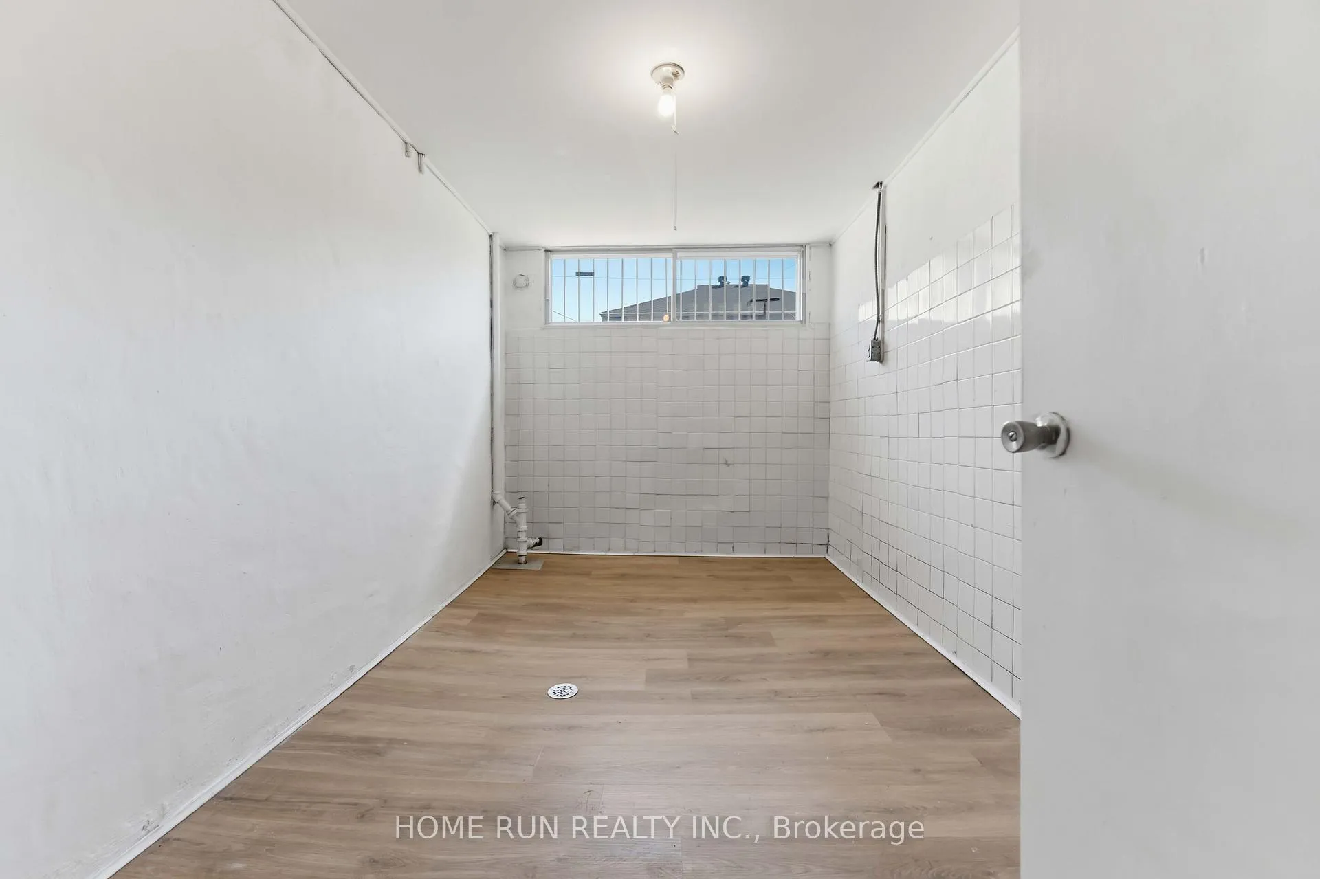 Photo 35 of 1530 Clementine Boulevard W, Ottawa, Billings Bridge — HOMEH