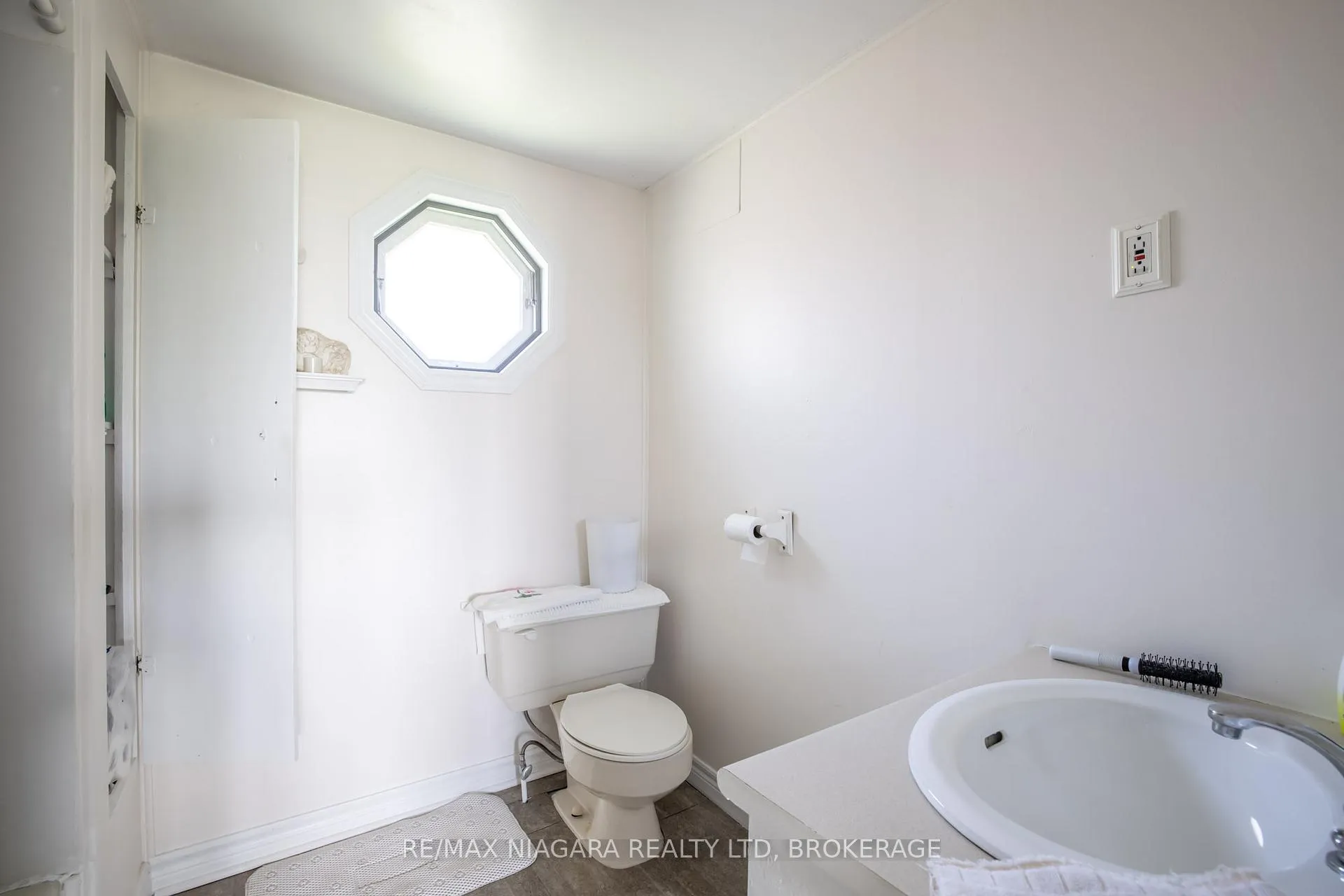 Photo 42 of 434 Crescent Road, Fort Erie, Crescent Park — HOMEH