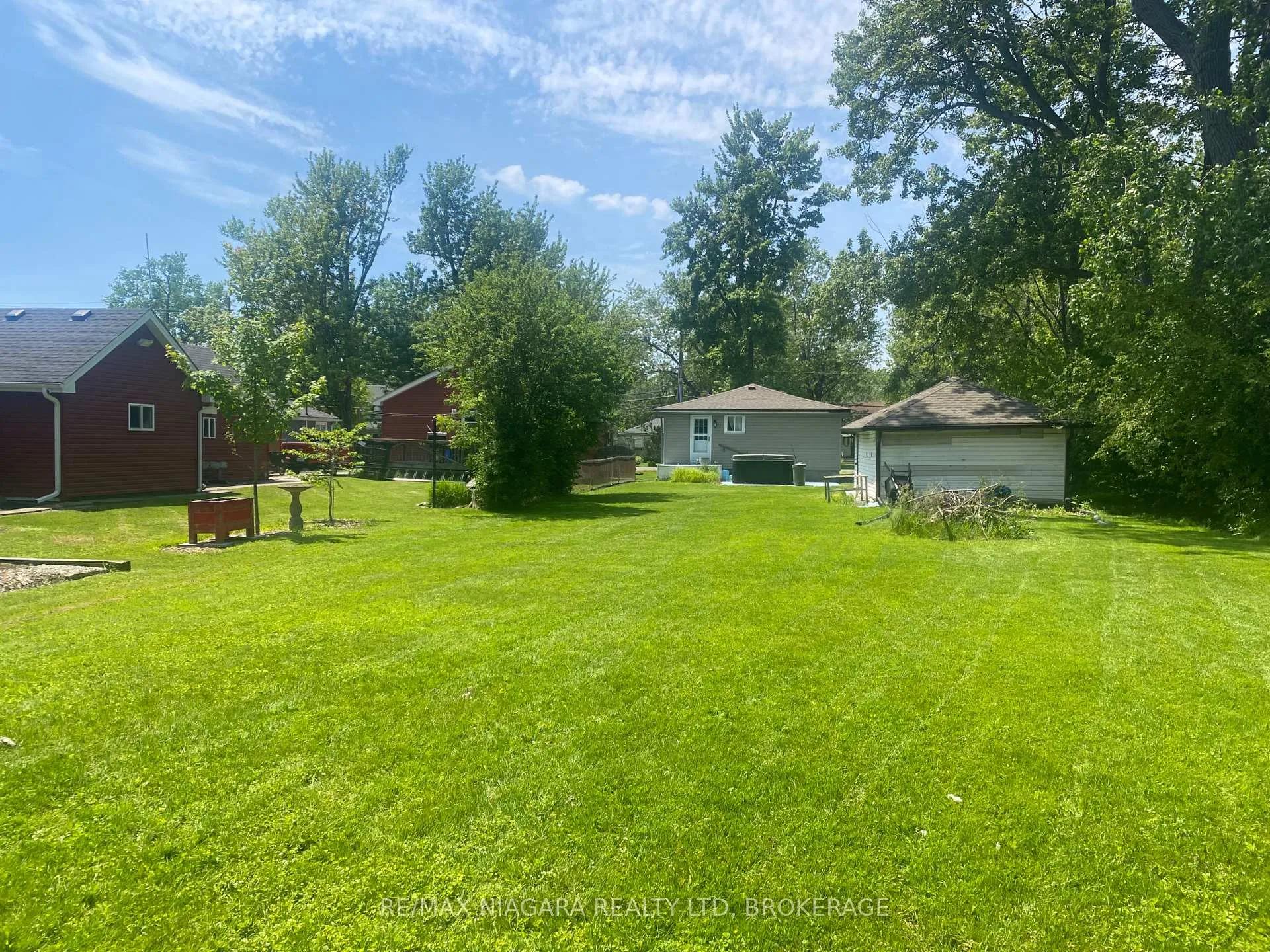 Photo 5 of 434 Crescent Road, Fort Erie, Crescent Park — HOMEH