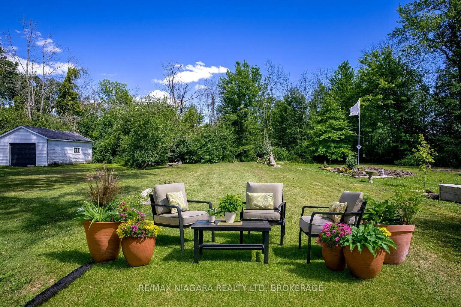 Photo 9 of 434 Crescent Road, Fort Erie, Crescent Park — HOMEH