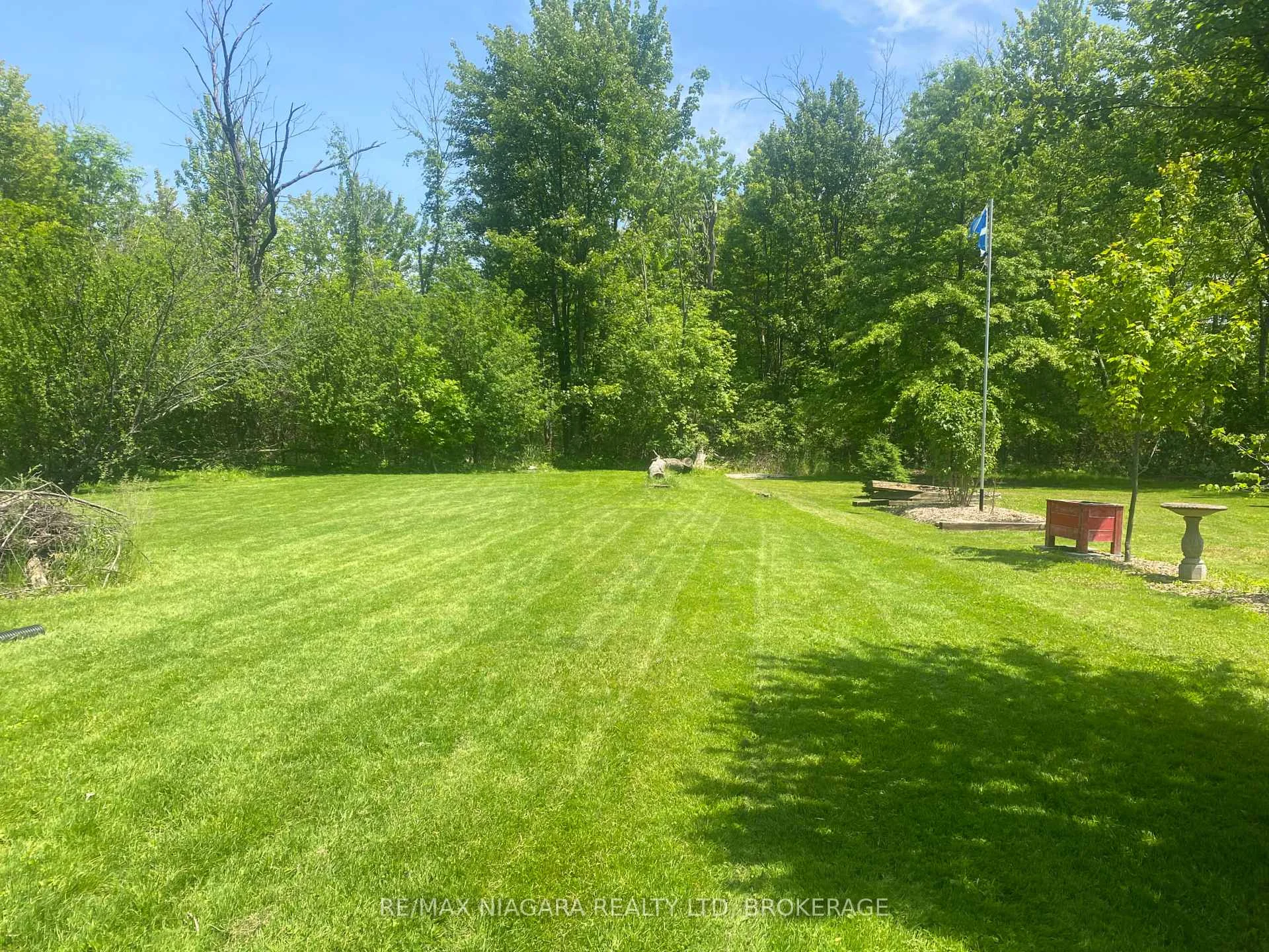 Photo 15 of 434 Crescent Road, Fort Erie, Crescent Park — HOMEH