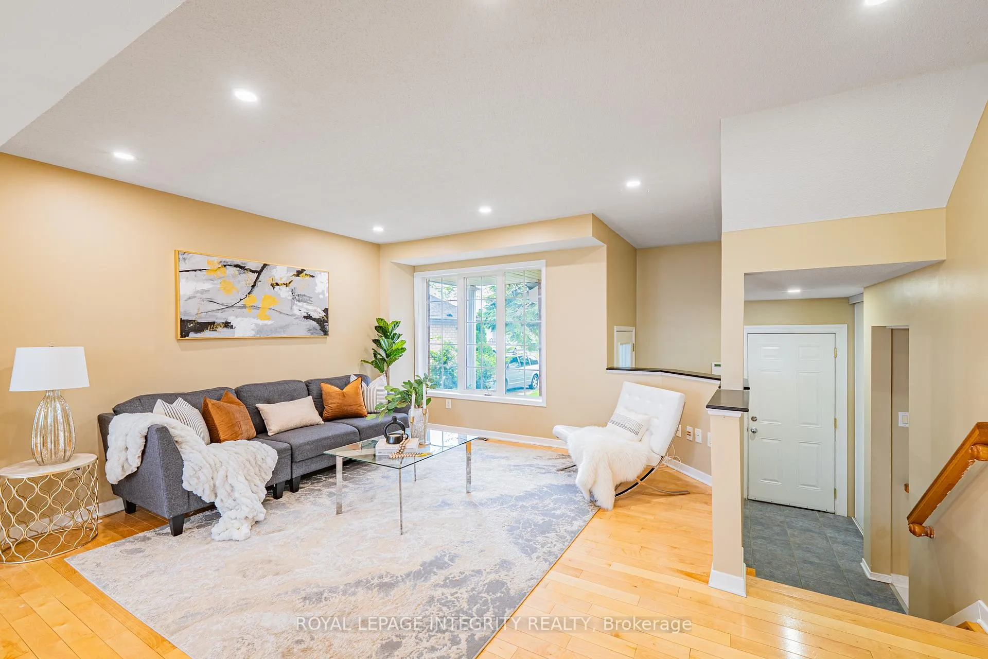 Photo 7 of 1213 Clyde Avenue, Ottawa, Central Park — HOMEH
