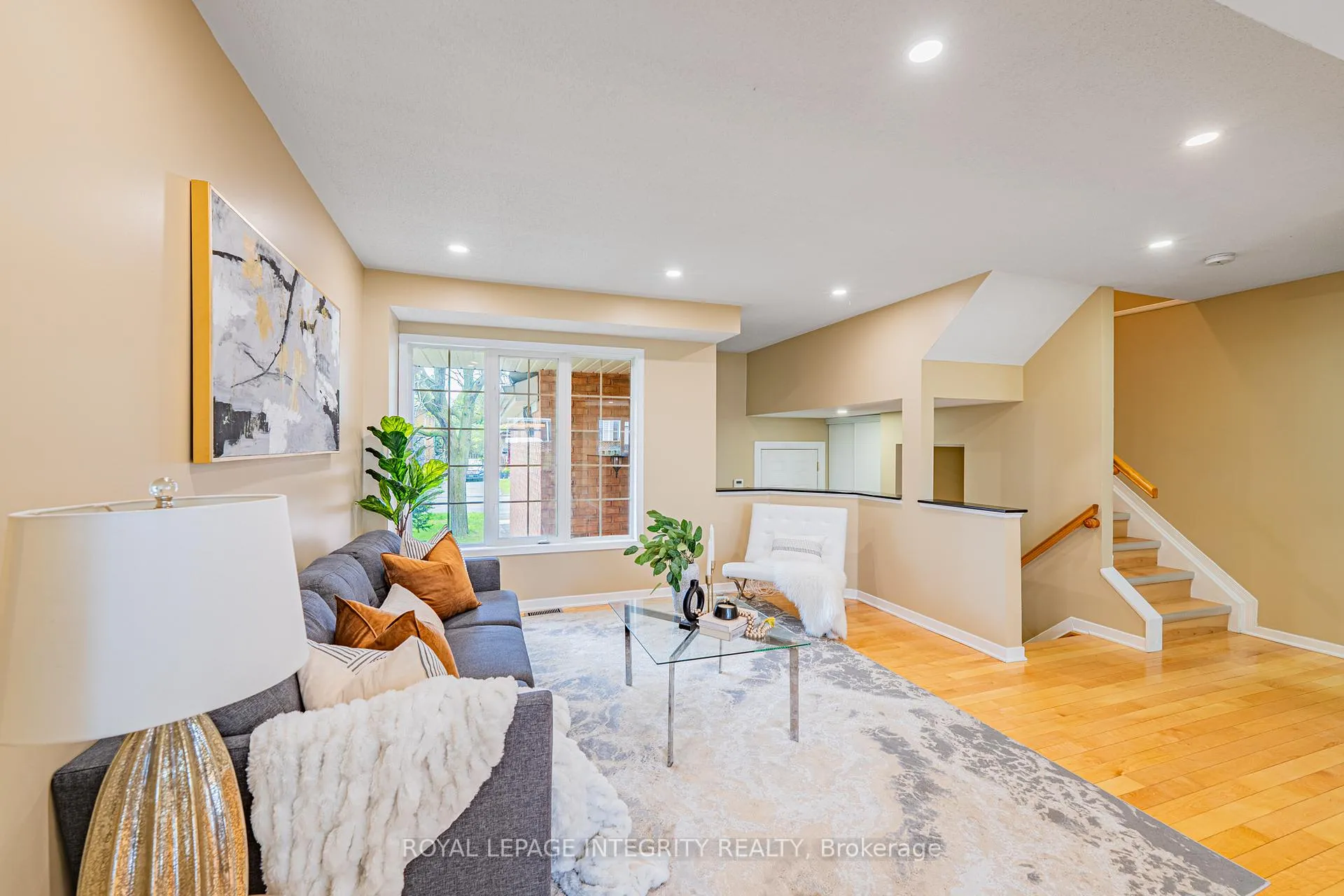 Photo 8 of 1213 Clyde Avenue, Ottawa, Central Park — HOMEH