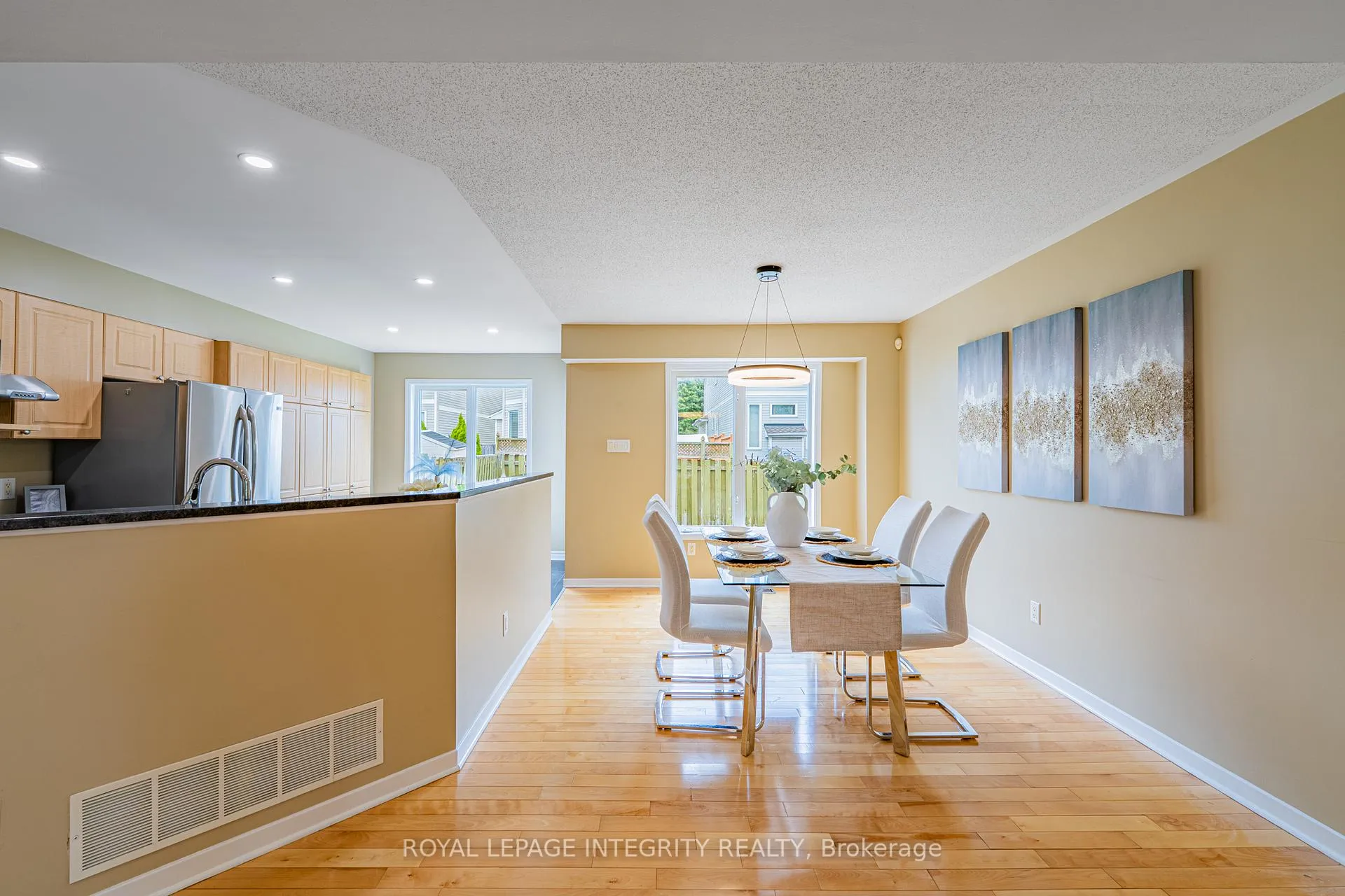 Photo 11 of 1213 Clyde Avenue, Ottawa, Central Park — HOMEH