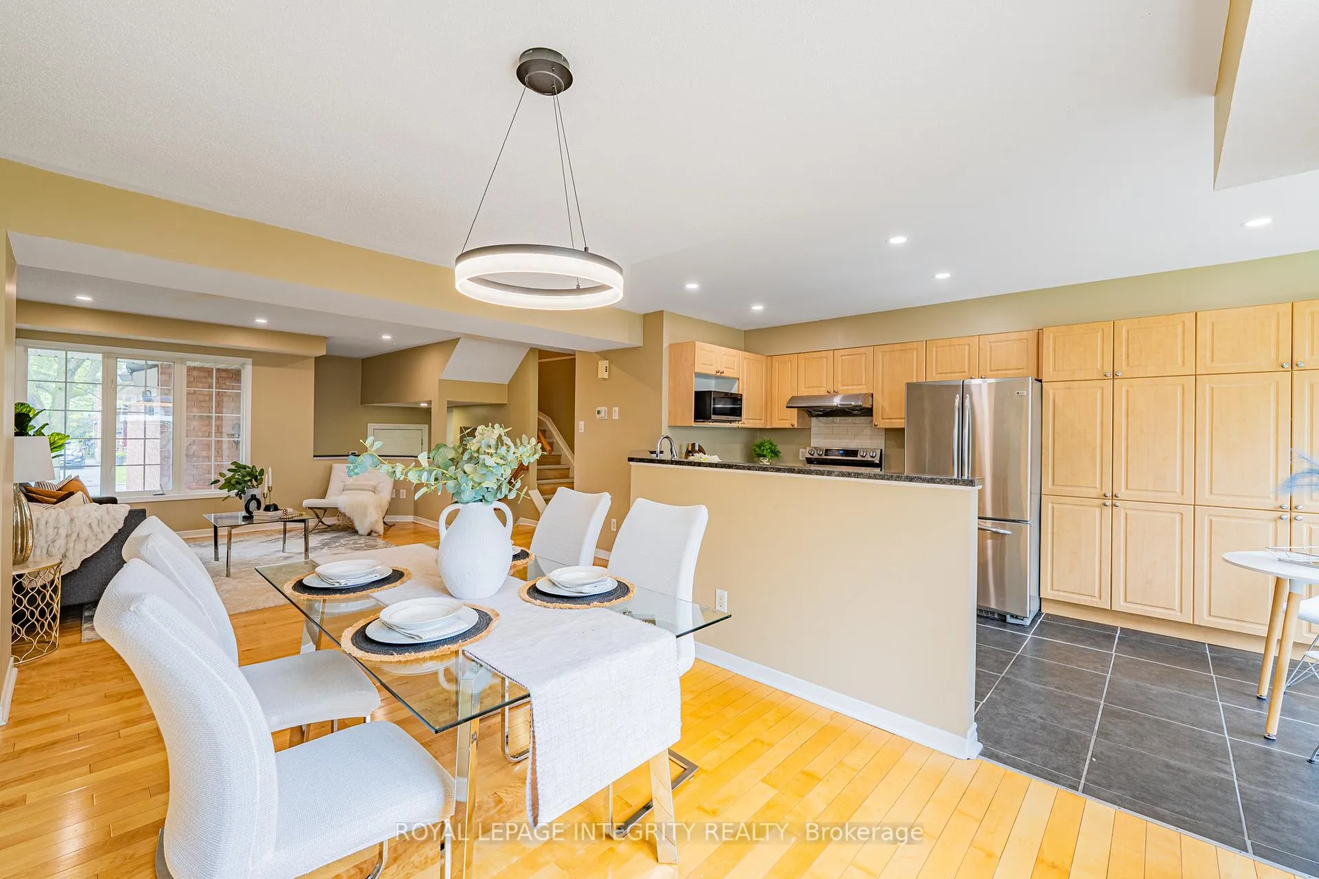 Photo 13 of 1213 Clyde Avenue, Ottawa, Central Park — HOMEH