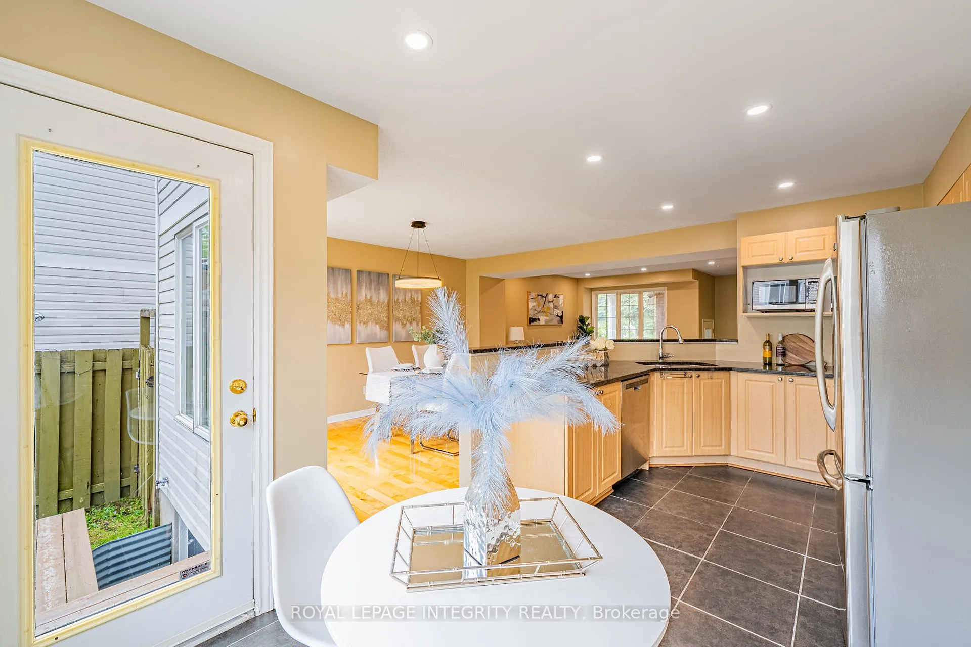 Photo 15 of 1213 Clyde Avenue, Ottawa, Central Park — HOMEH