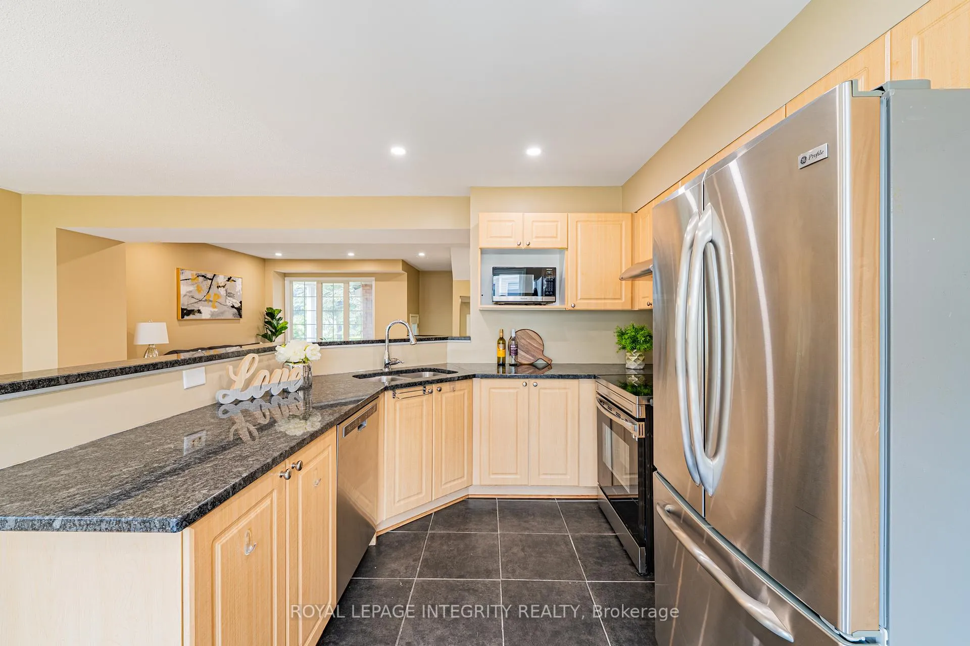 Photo 16 of 1213 Clyde Avenue, Ottawa, Central Park — HOMEH