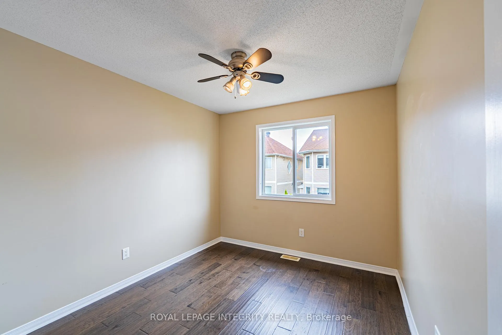 Photo 22 of 1213 Clyde Avenue, Ottawa, Central Park — HOMEH