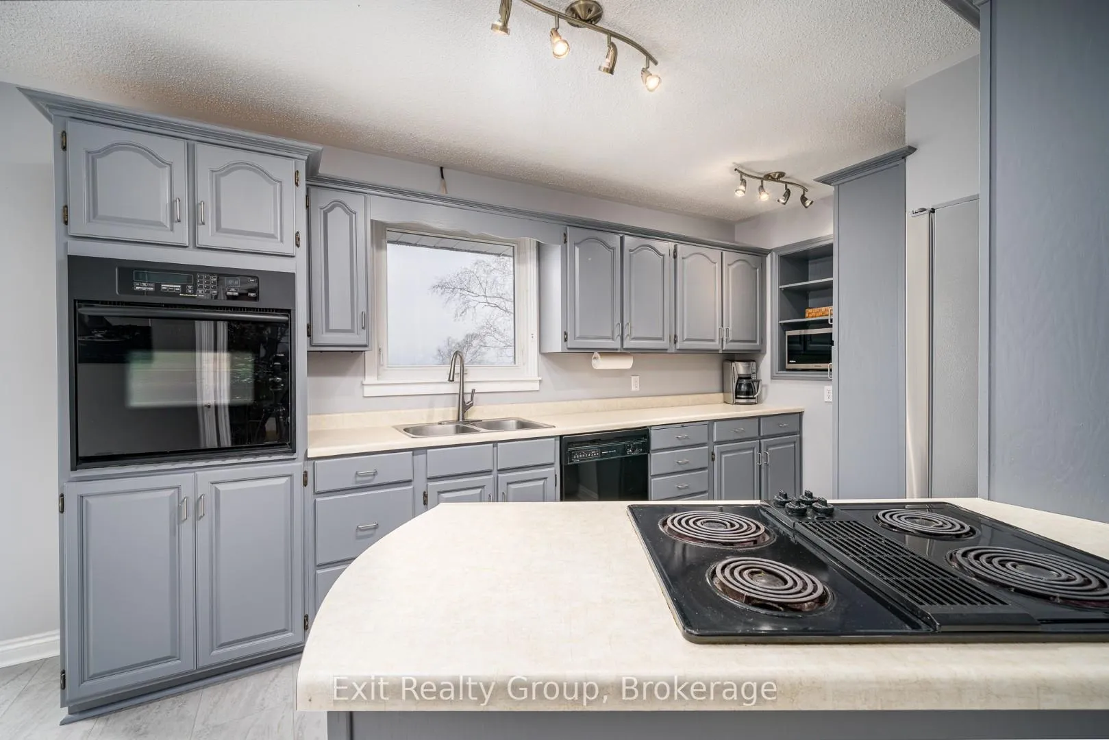 Photo 7 of 217 Massassauga Road, Prince Edward County, Ameliasburg Ward — HOMEH