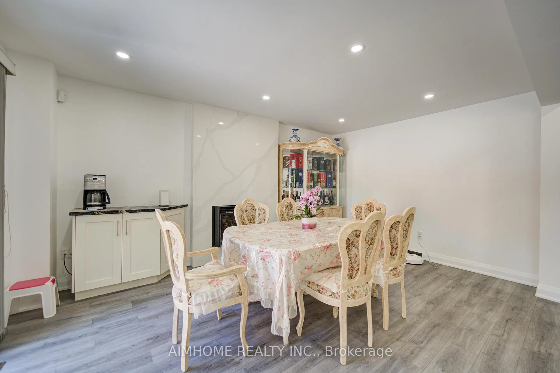 Photo 17 of 17 Garnish Green, Markham, Markham Village — HOMEH