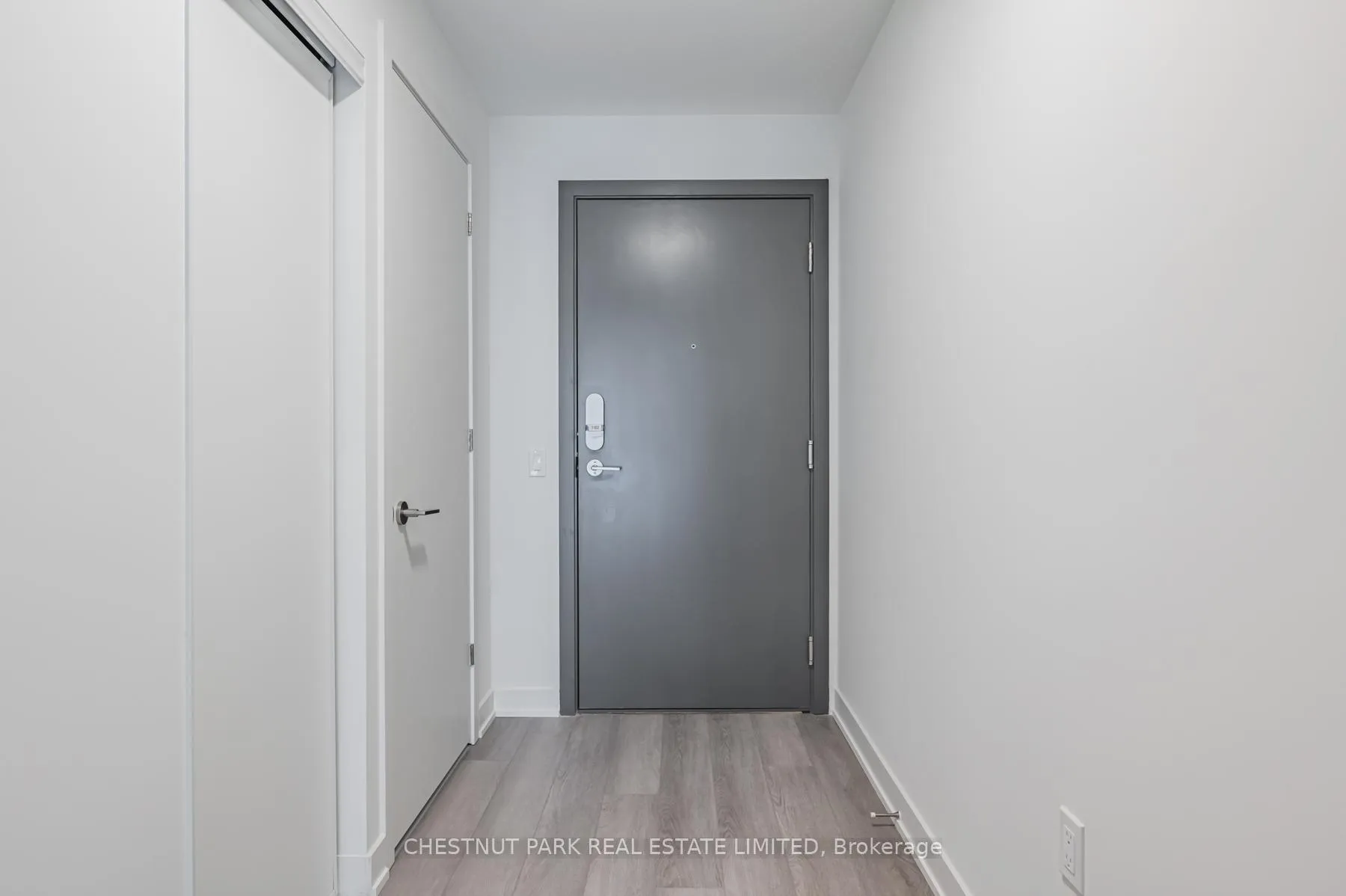 Photo 2 of Unit 1102, 9 Tecumseth Street, Toronto, Niagara — HOMEH