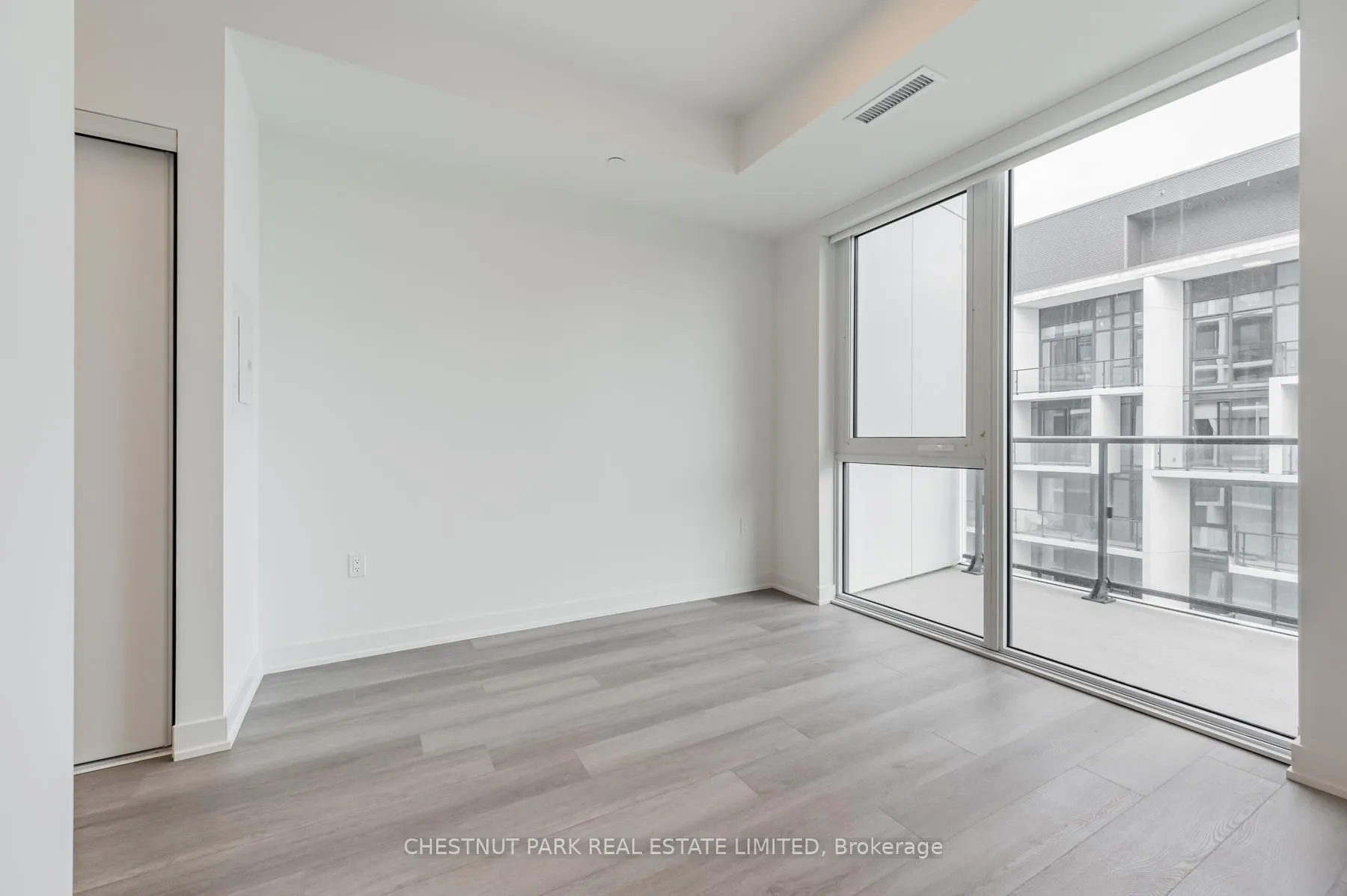Photo 4 of Unit 1102, 9 Tecumseth Street, Toronto, Niagara — HOMEH