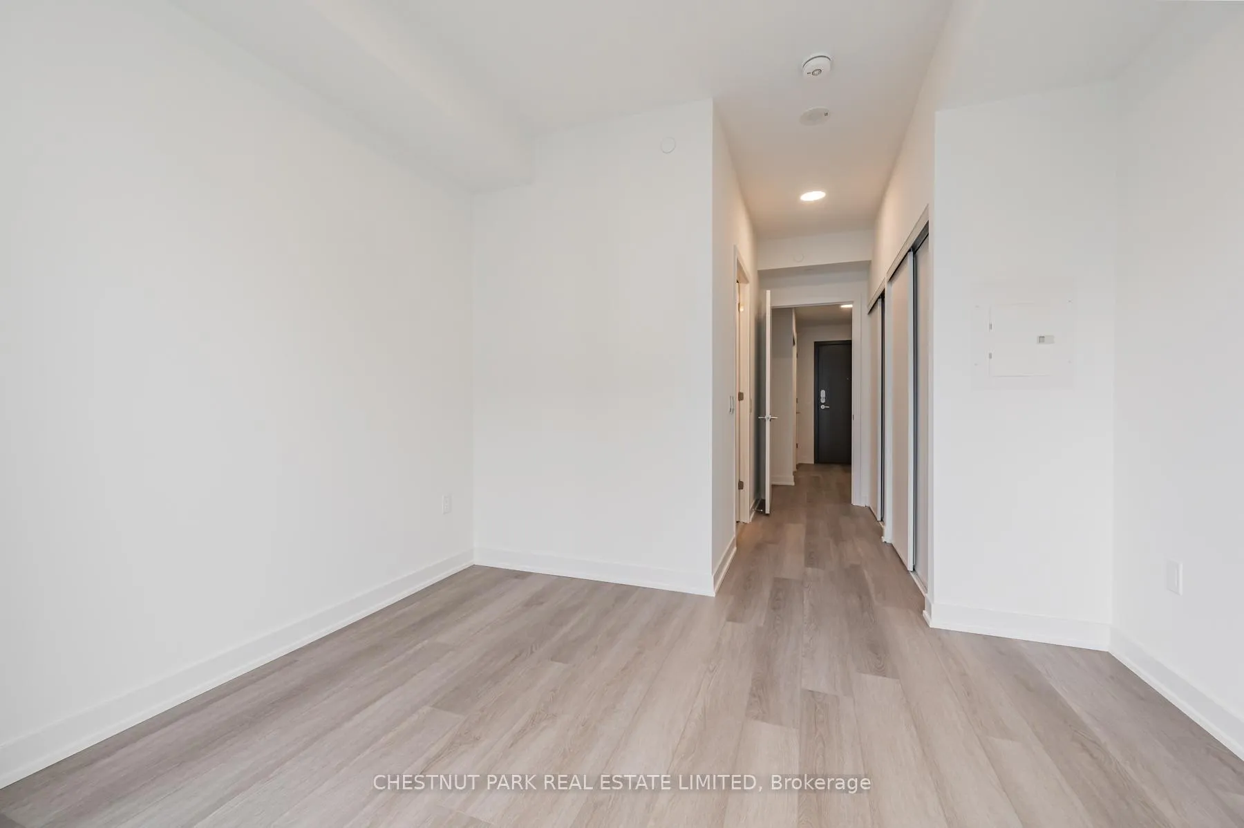 Photo 5 of Unit 1102, 9 Tecumseth Street, Toronto, Niagara — HOMEH
