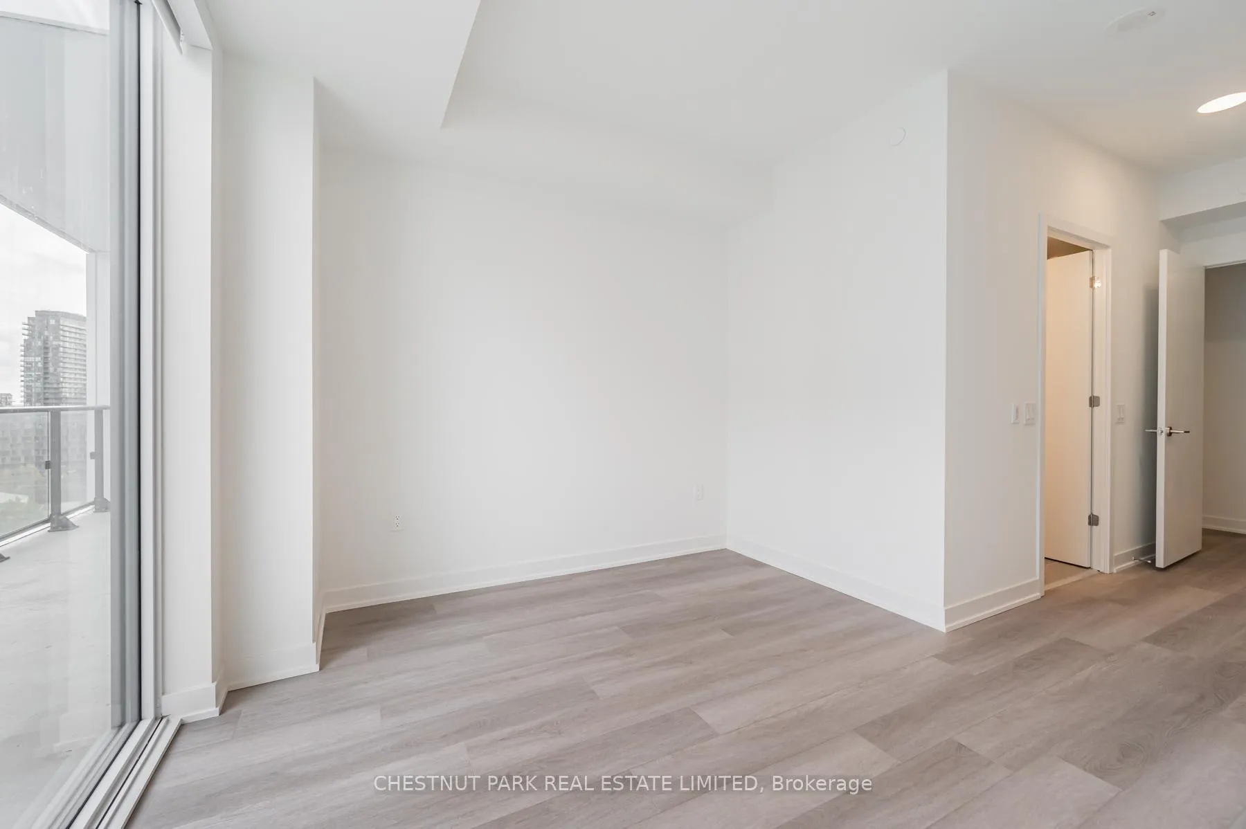 Photo 6 of Unit 1102, 9 Tecumseth Street, Toronto, Niagara — HOMEH
