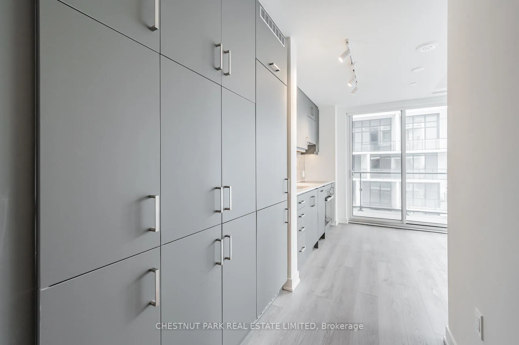 Photo 9 of Unit 1102, 9 Tecumseth Street, Toronto, Niagara — HOMEH