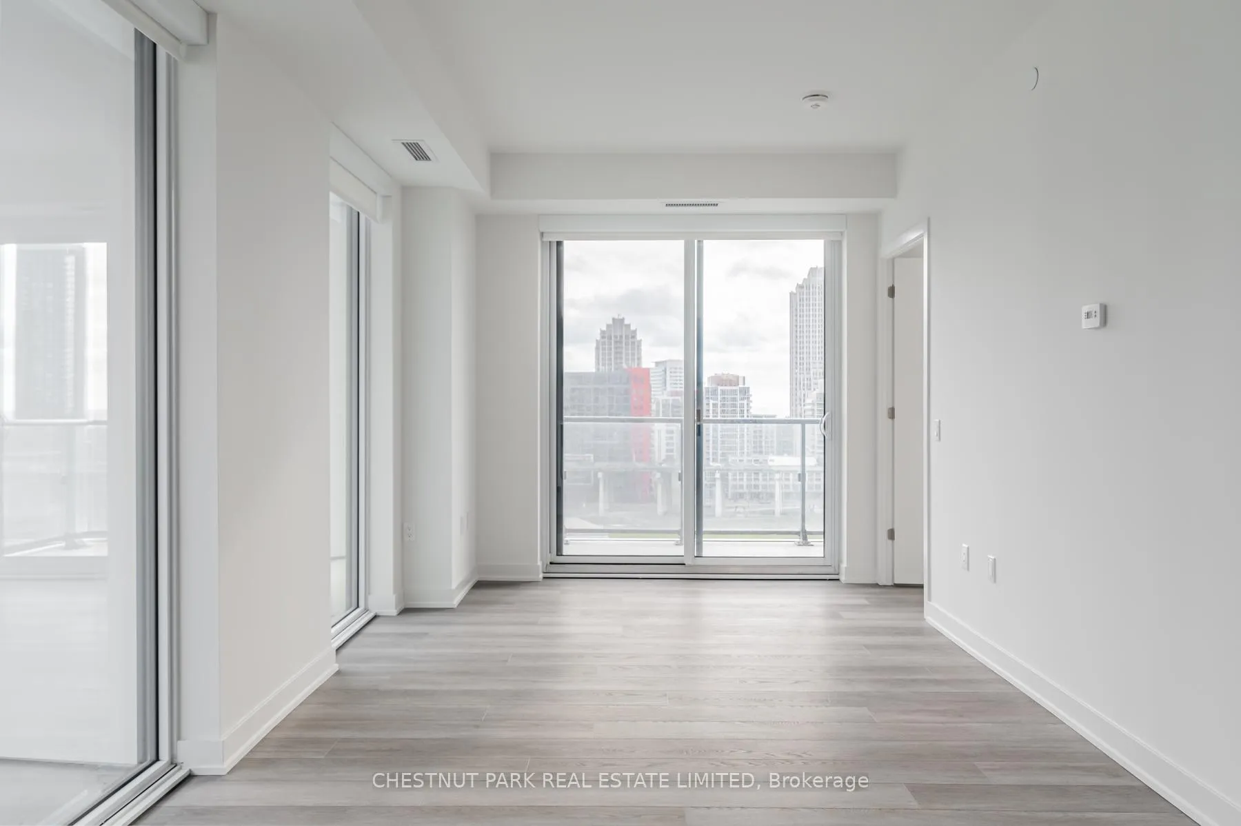 Photo 12 of Unit 1102, 9 Tecumseth Street, Toronto, Niagara — HOMEH