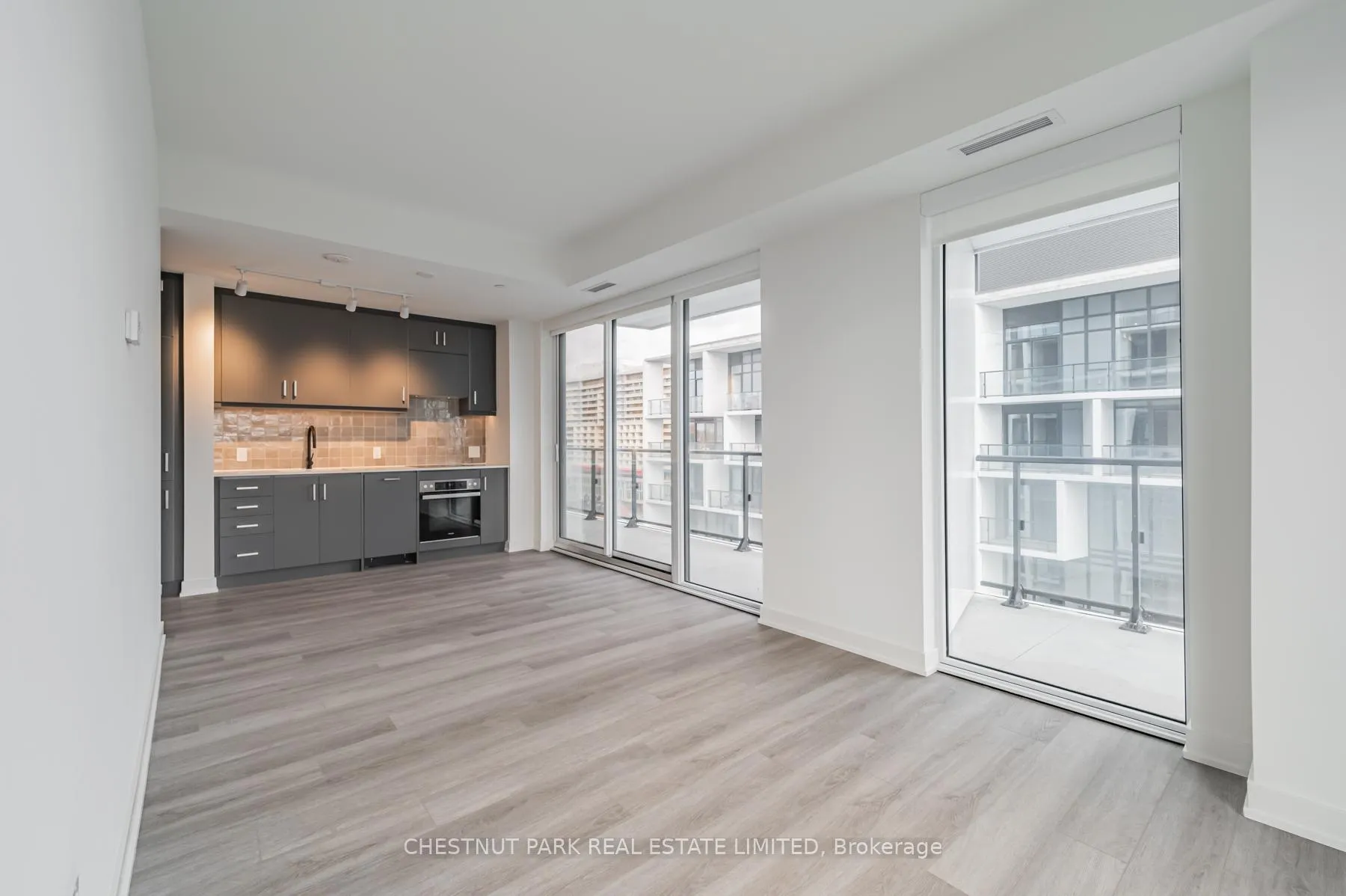 Photo 14 of Unit 1102, 9 Tecumseth Street, Toronto, Niagara — HOMEH