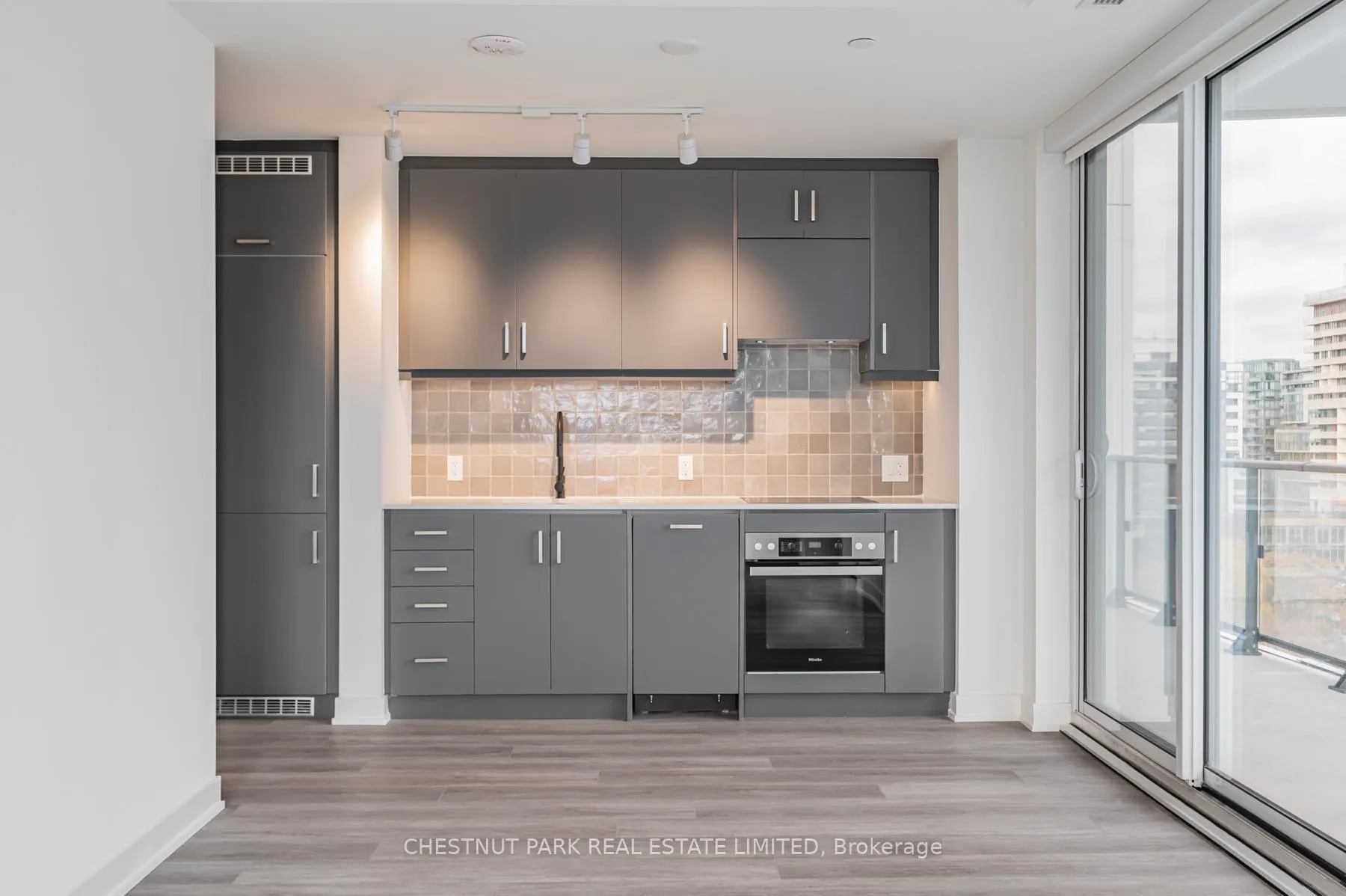 Photo 15 of Unit 1102, 9 Tecumseth Street, Toronto, Niagara — HOMEH