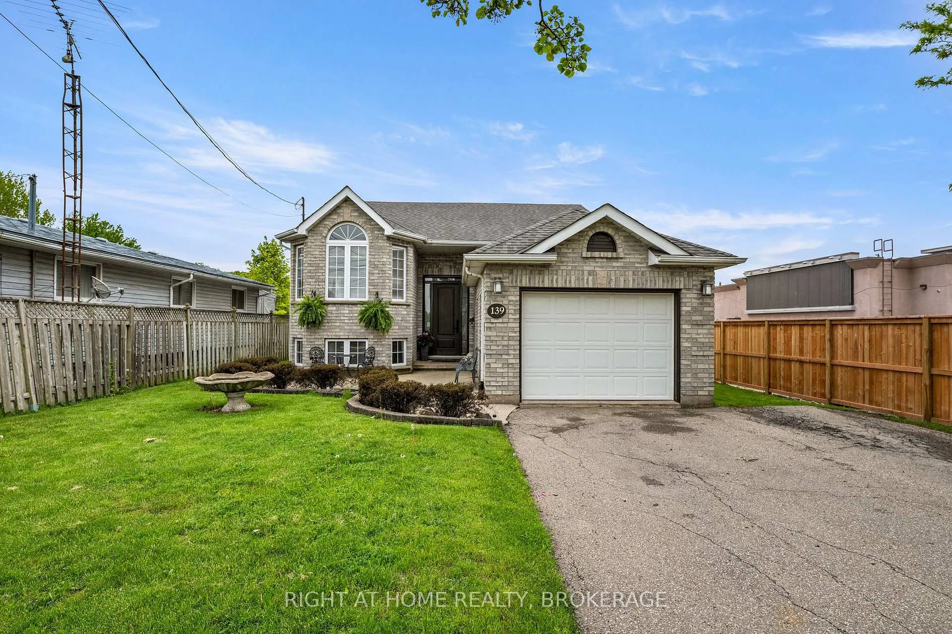 Photo 1 of 139 Quaker Road, Welland, N. Welland — HOMEH