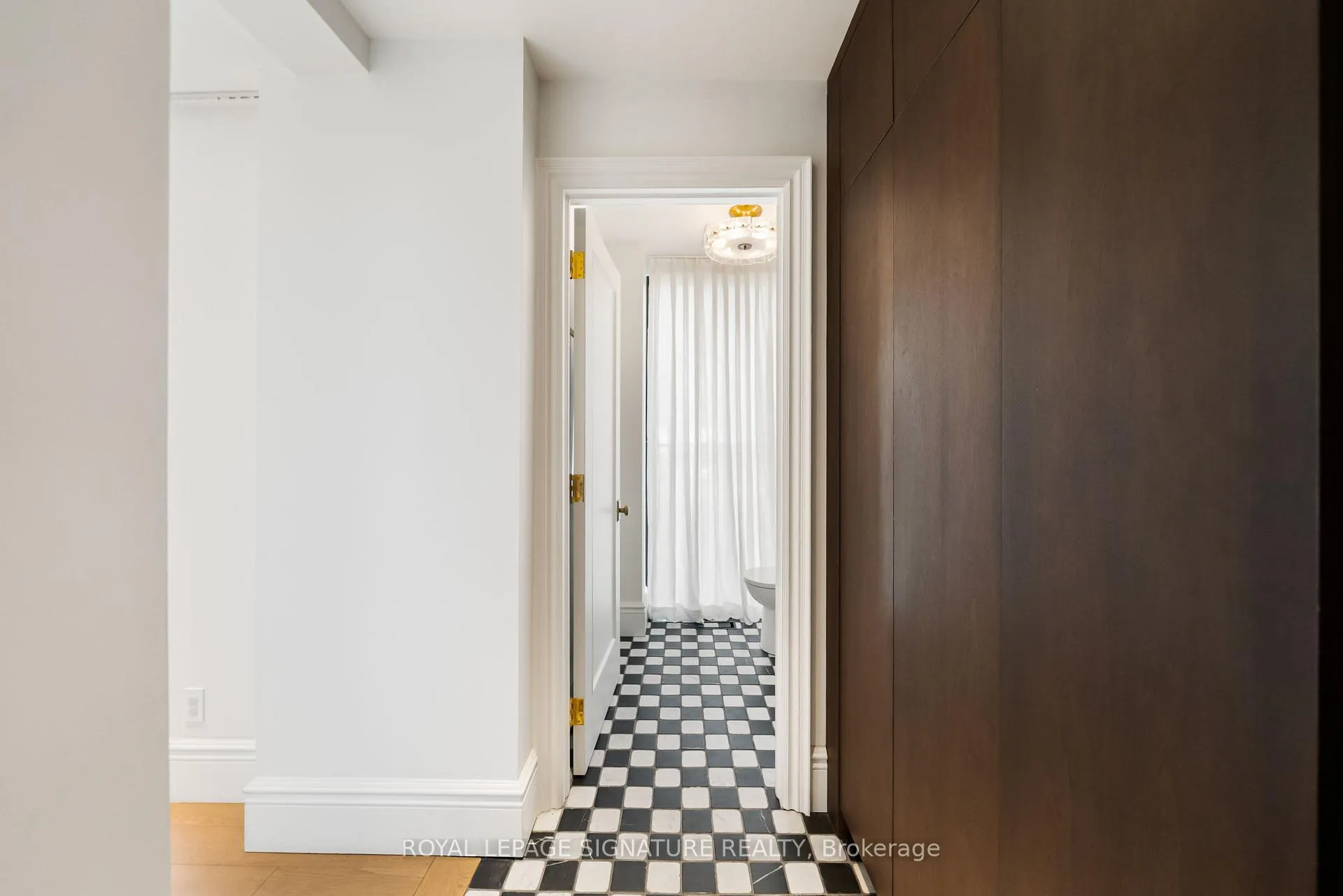Photo 3 of 186 Humewood Drive, Toronto, Humewood-Cedarvale — HOMEH