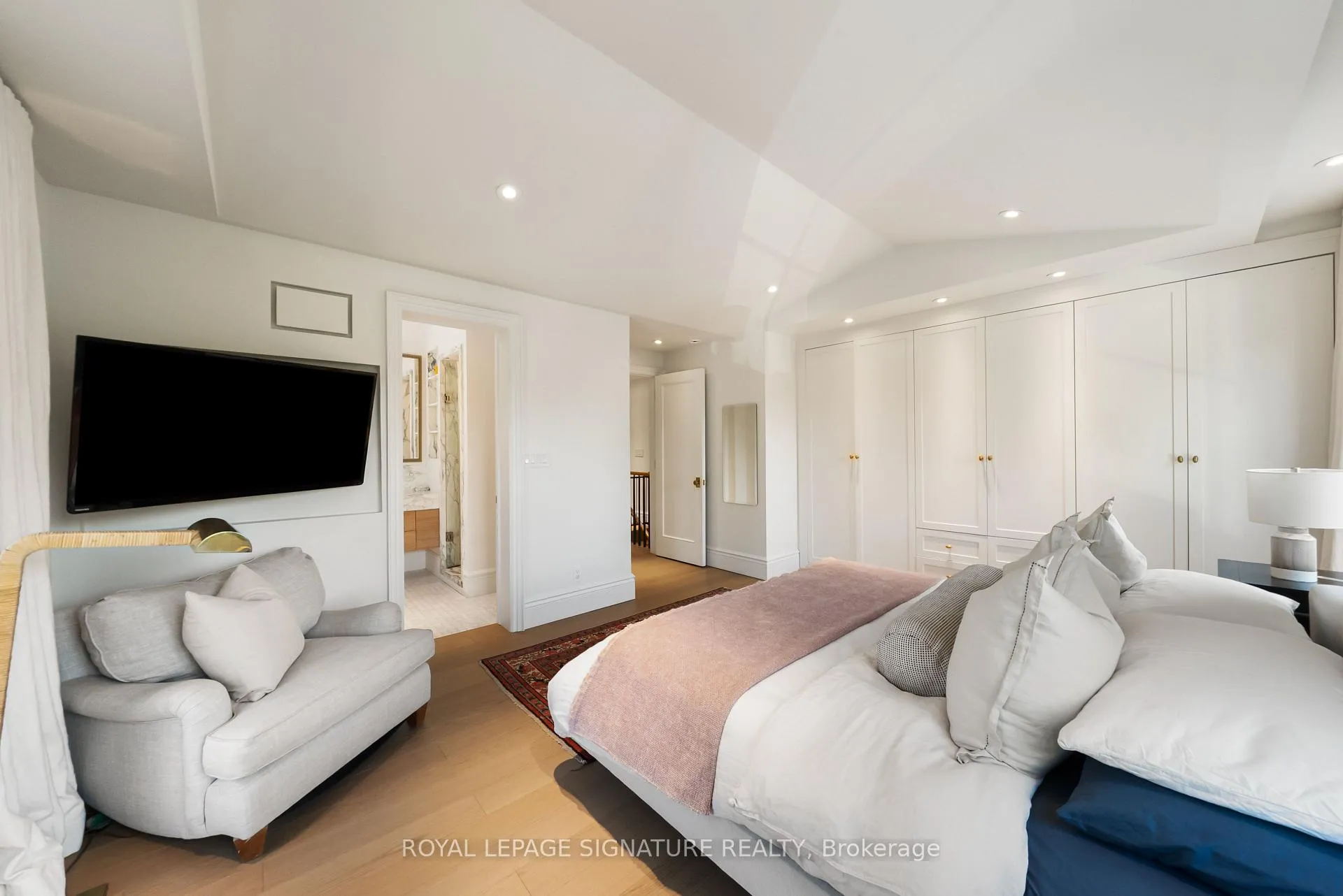 Photo 20 of 186 Humewood Drive, Toronto, Humewood-Cedarvale — HOMEH