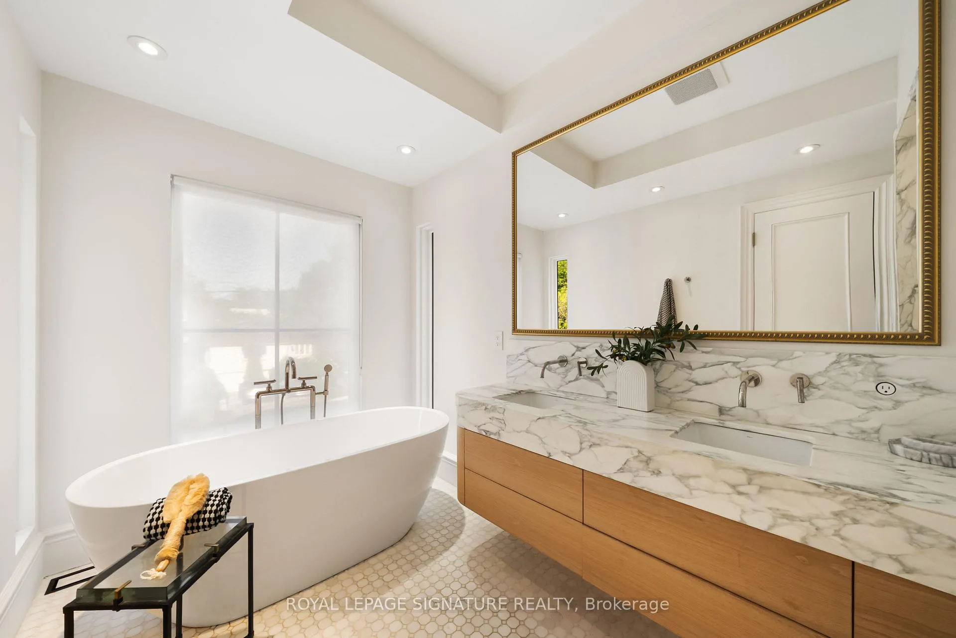 Photo 21 of 186 Humewood Drive, Toronto, Humewood-Cedarvale — HOMEH