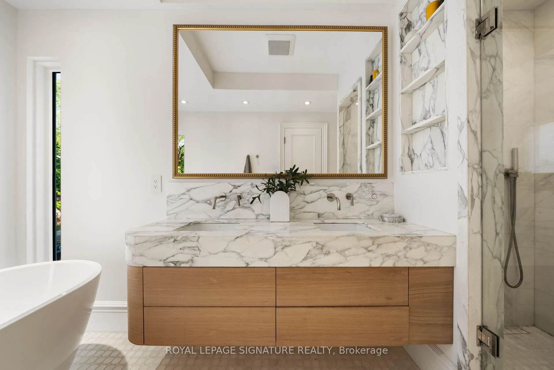 Photo 22 of 186 Humewood Drive, Toronto, Humewood-Cedarvale — HOMEH