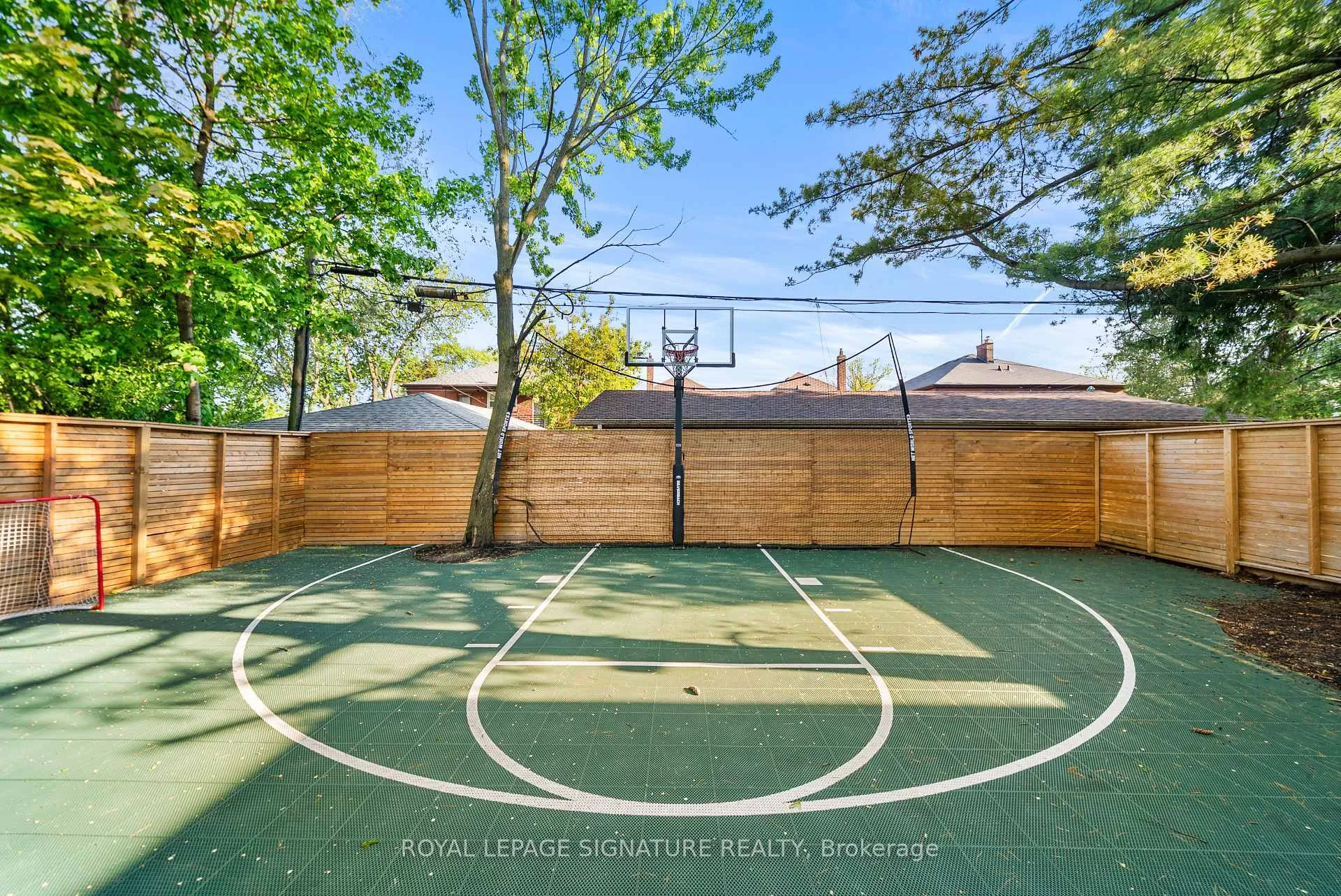Photo 33 of 186 Humewood Drive, Toronto, Humewood-Cedarvale — HOMEH