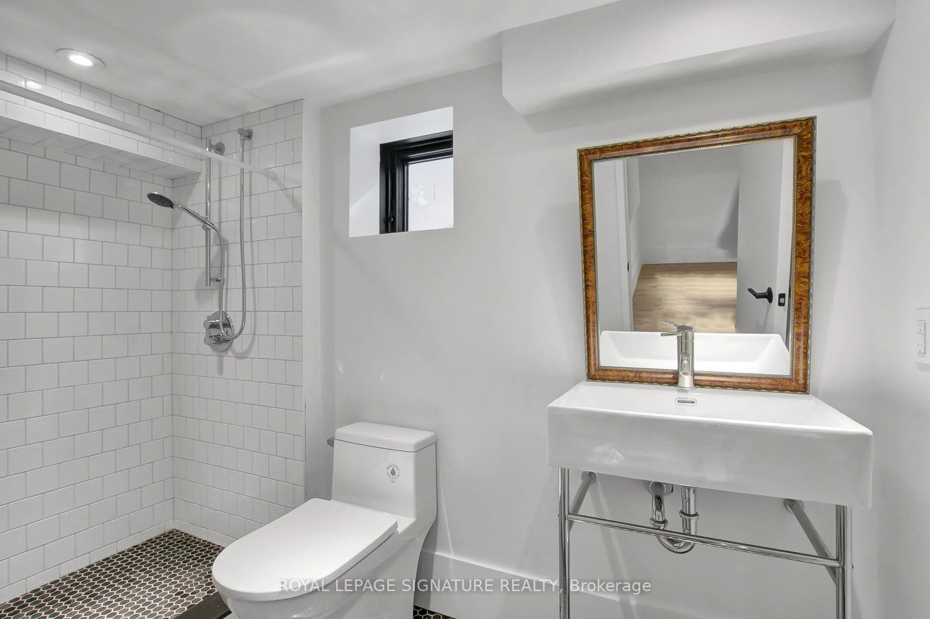 Photo 37 of 186 Humewood Drive, Toronto, Humewood-Cedarvale — HOMEH