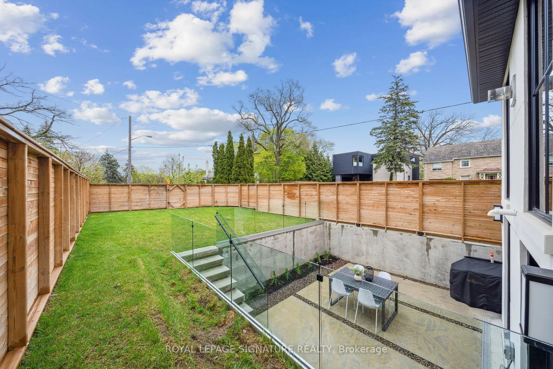 Photo 40 of 186 Humewood Drive, Toronto, Humewood-Cedarvale — HOMEH