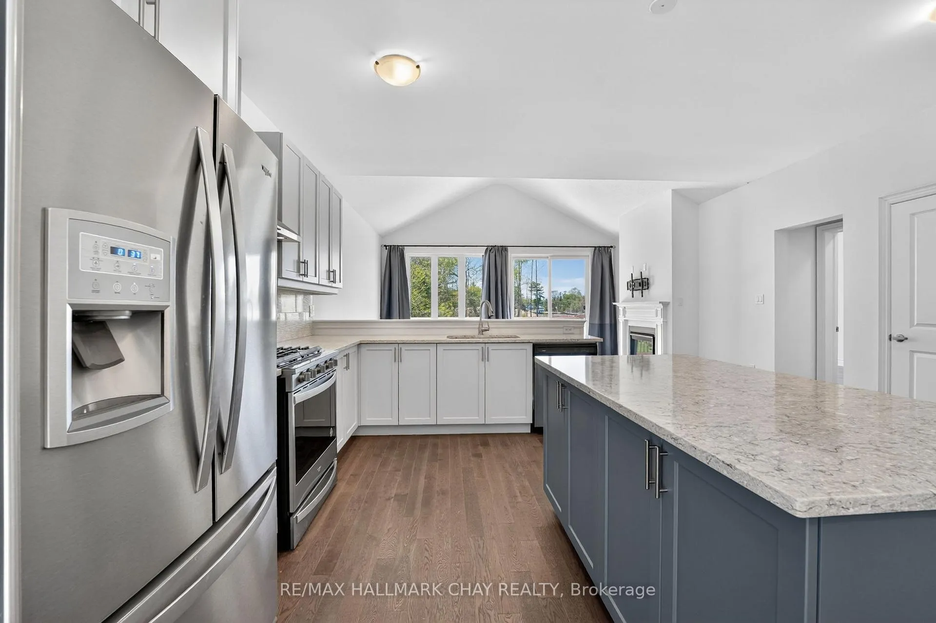 Photo 13 of 20 62 Street S, Wasaga Beach — HOMEH
