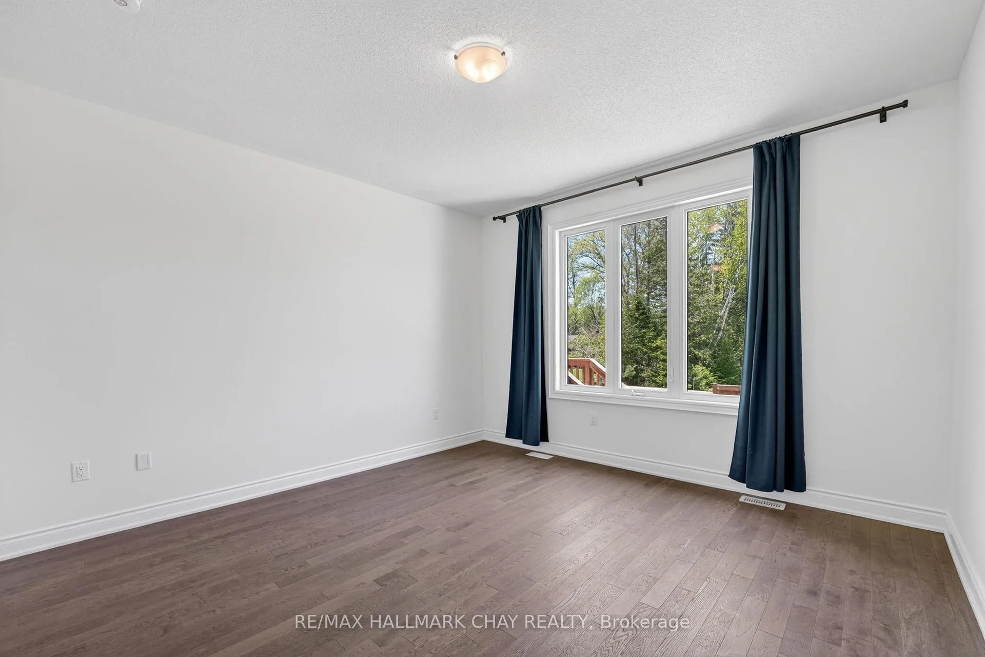 Photo 18 of 20 62 Street S, Wasaga Beach — HOMEH
