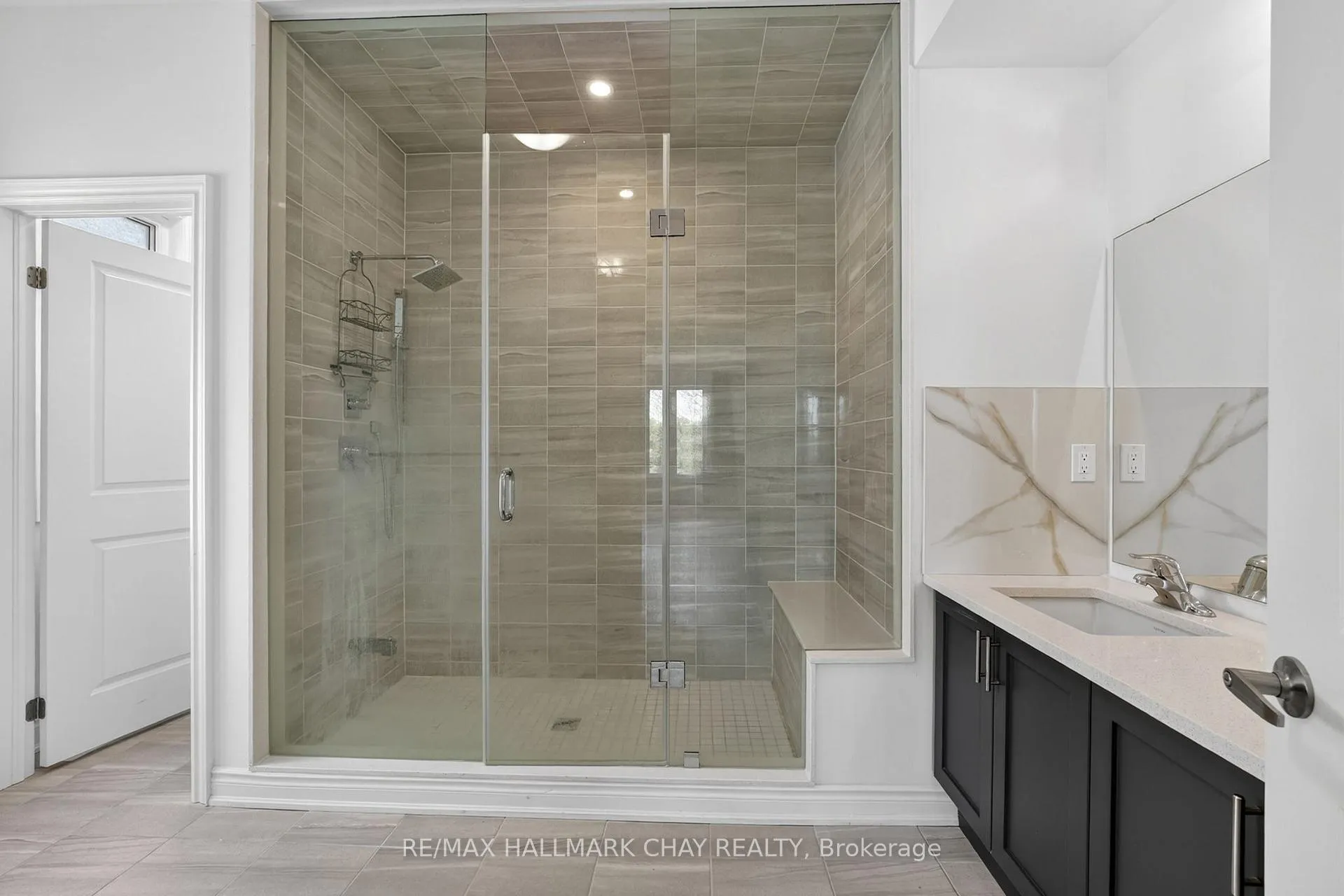 Photo 20 of 20 62 Street S, Wasaga Beach — HOMEH