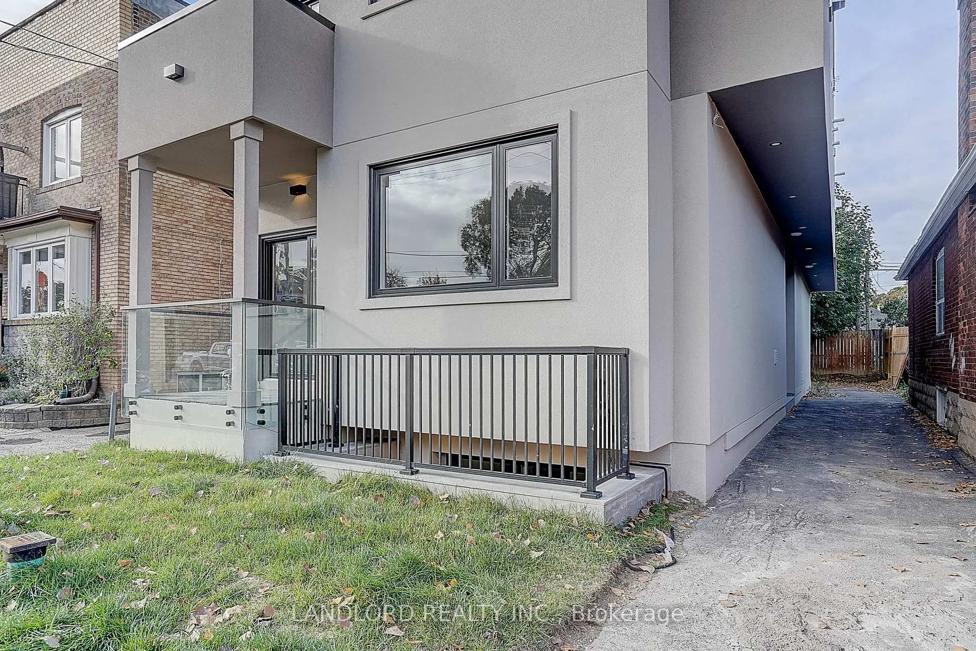 Photo 2 of Unit Unit 2, 1344 Pape Avenue, Toronto, Broadview North — HOMEH
