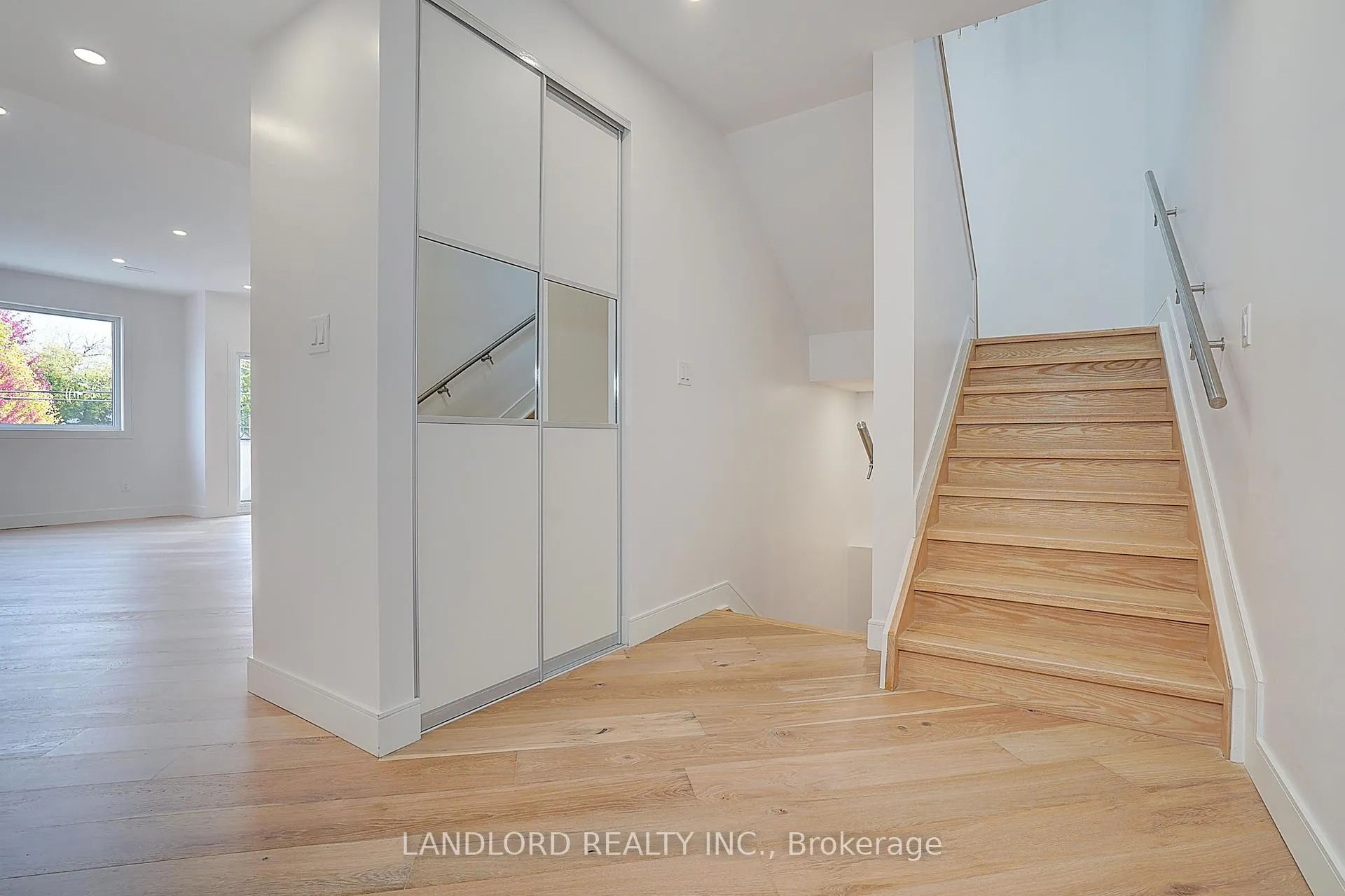 Photo 4 of Unit Unit 2, 1344 Pape Avenue, Toronto, Broadview North — HOMEH