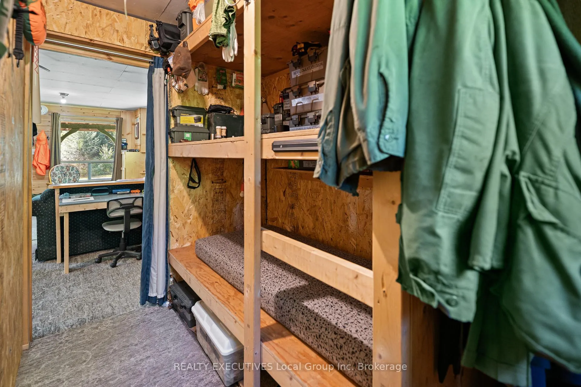 Photo 18 of 876 Granite Hill Road, Kenora Remote Area, West of Kenora — HOMEH