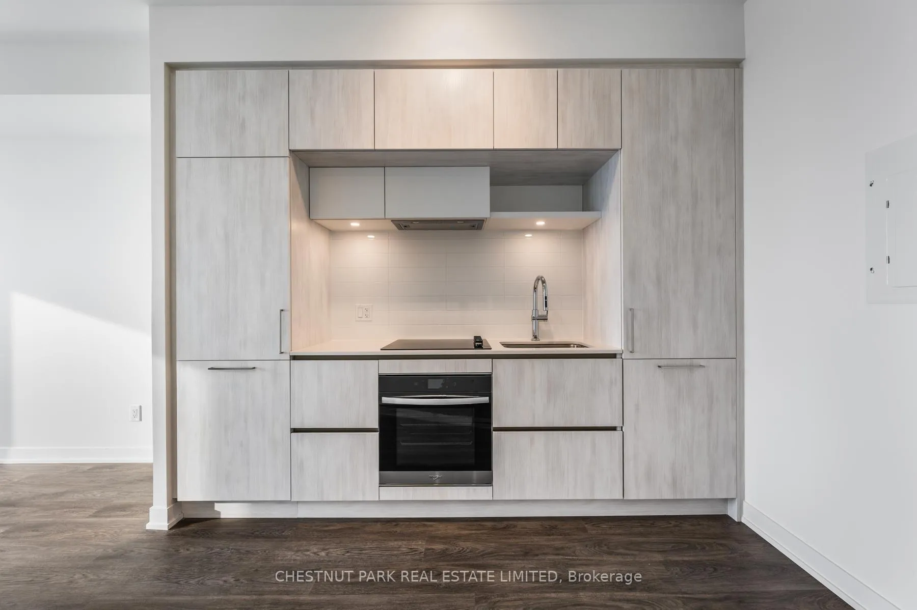Photo 4 of Unit 1221, 2 David Eyer Road, Richmond Hill, Rural Richmond Hill — HOMEH