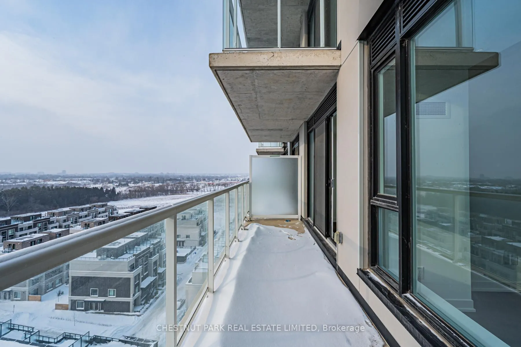 Photo 8 of Unit 1221, 2 David Eyer Road, Richmond Hill, Rural Richmond Hill — HOMEH