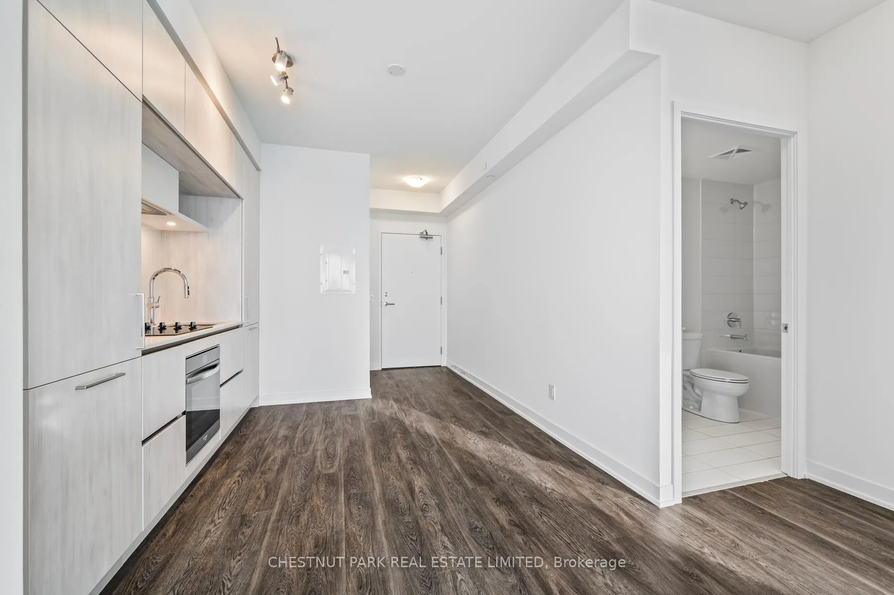 Photo 9 of Unit 1221, 2 David Eyer Road, Richmond Hill, Rural Richmond Hill — HOMEH
