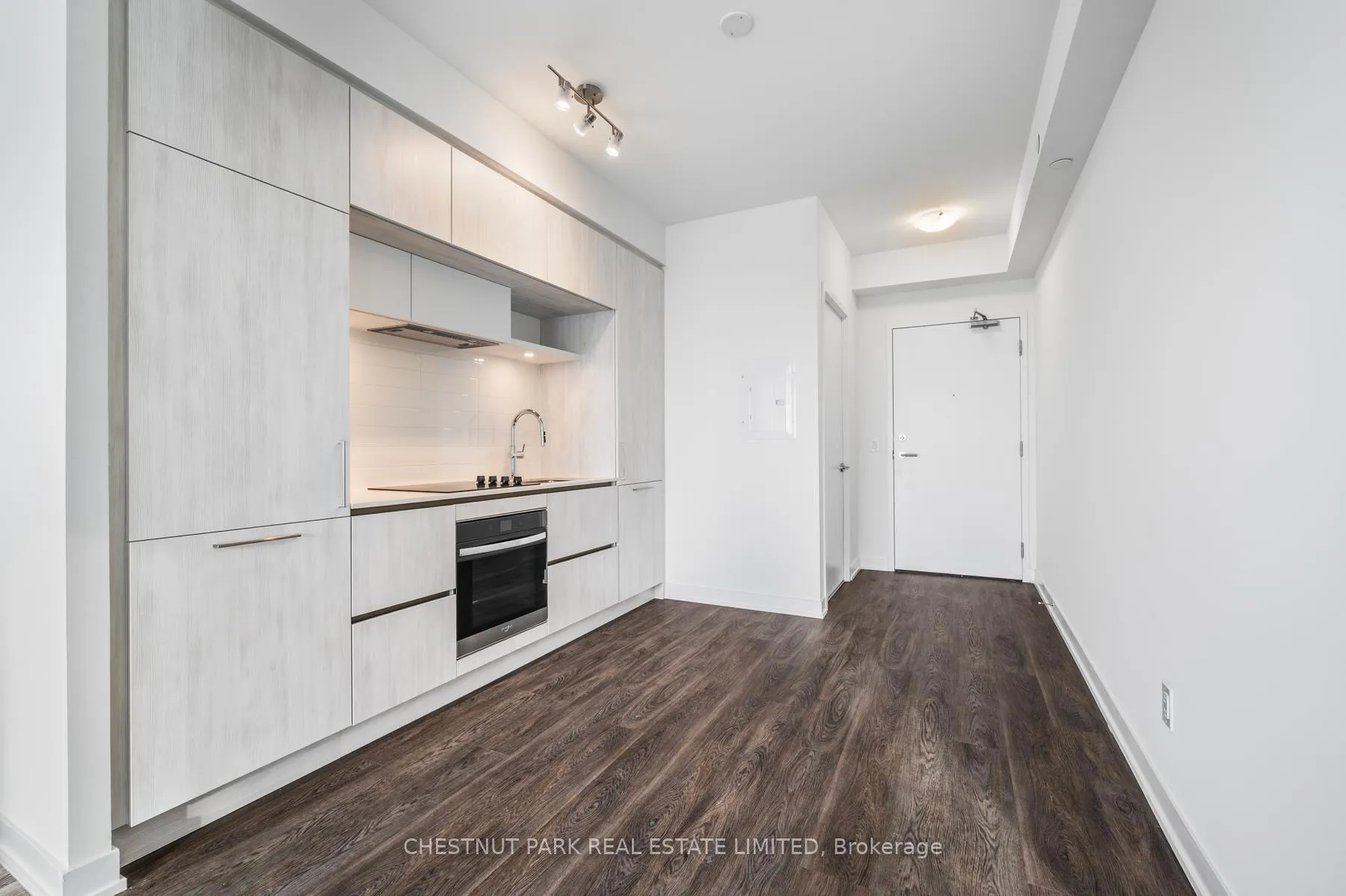 Photo 10 of Unit 1221, 2 David Eyer Road, Richmond Hill, Rural Richmond Hill — HOMEH