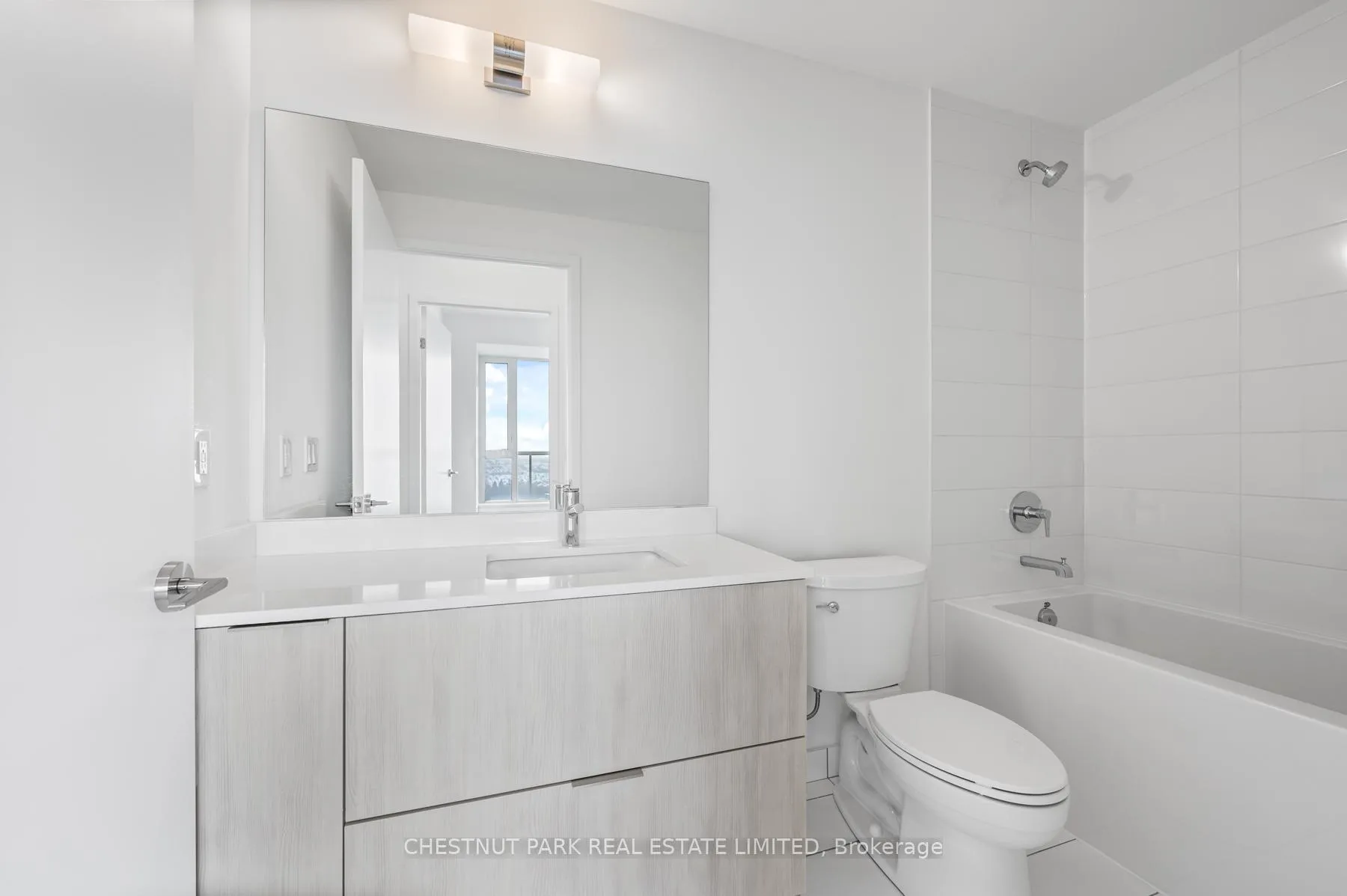 Photo 13 of Unit 1221, 2 David Eyer Road, Richmond Hill, Rural Richmond Hill — HOMEH
